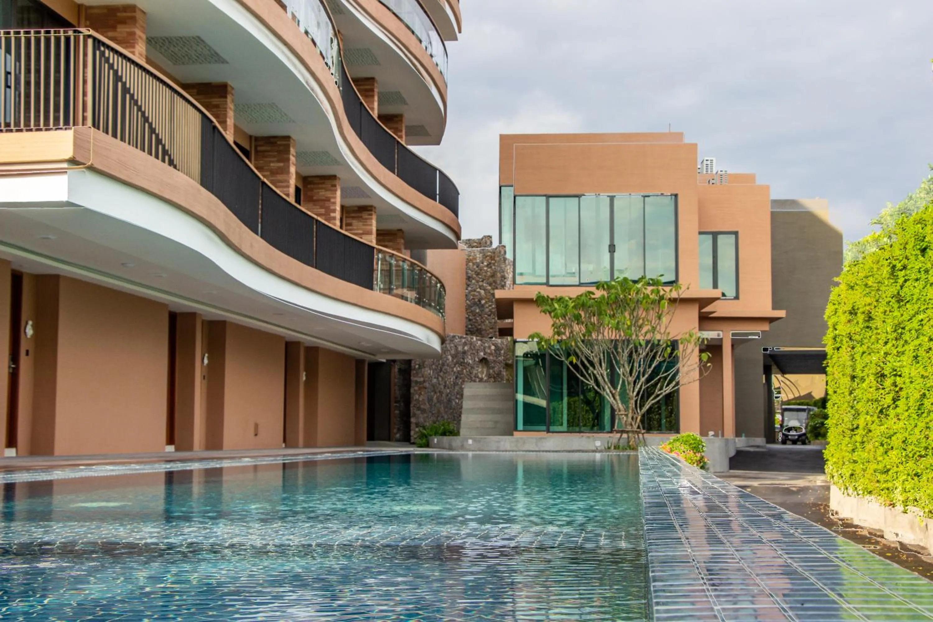 Swimming pool in Rachabhura Hotel