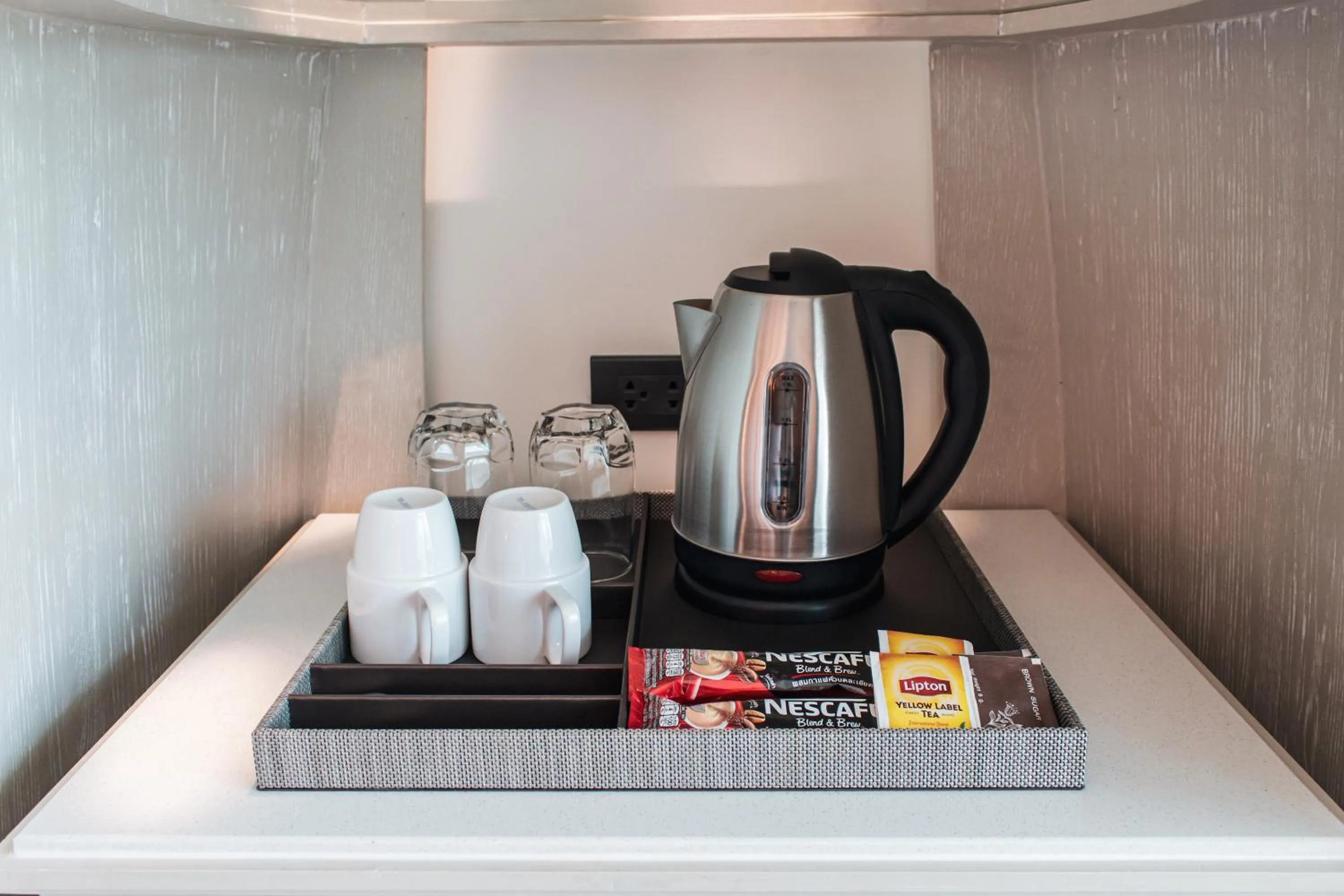 Coffee/tea facilities in Rachabhura Hotel