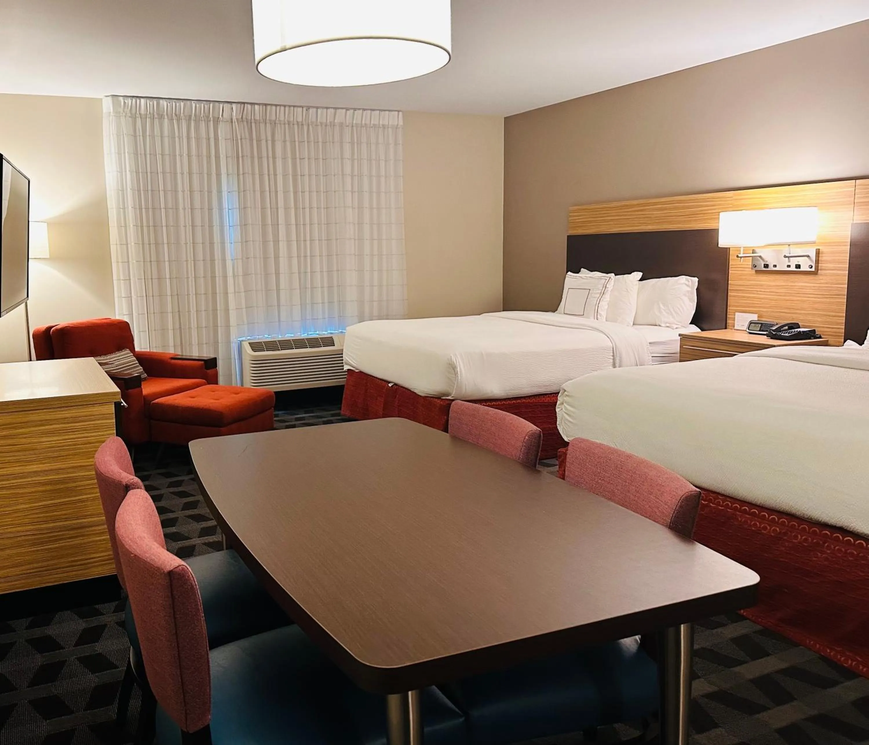 Bedroom, Bed in TownePlace Suites by Marriott Clinton