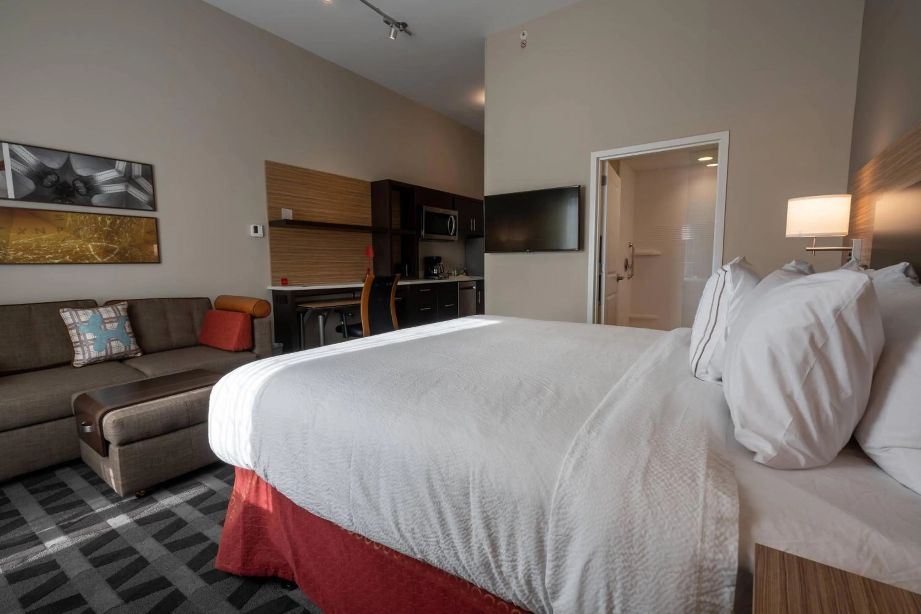 Photo of the whole room, Bed in TownePlace Suites by Marriott Clinton