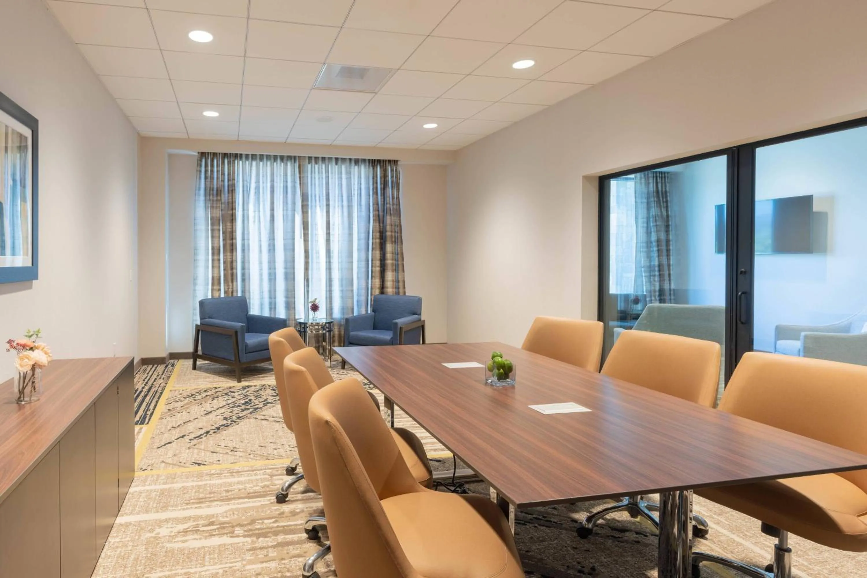 Meeting/conference room in TownePlace Suites by Marriott Thousand Oaks Agoura Hills