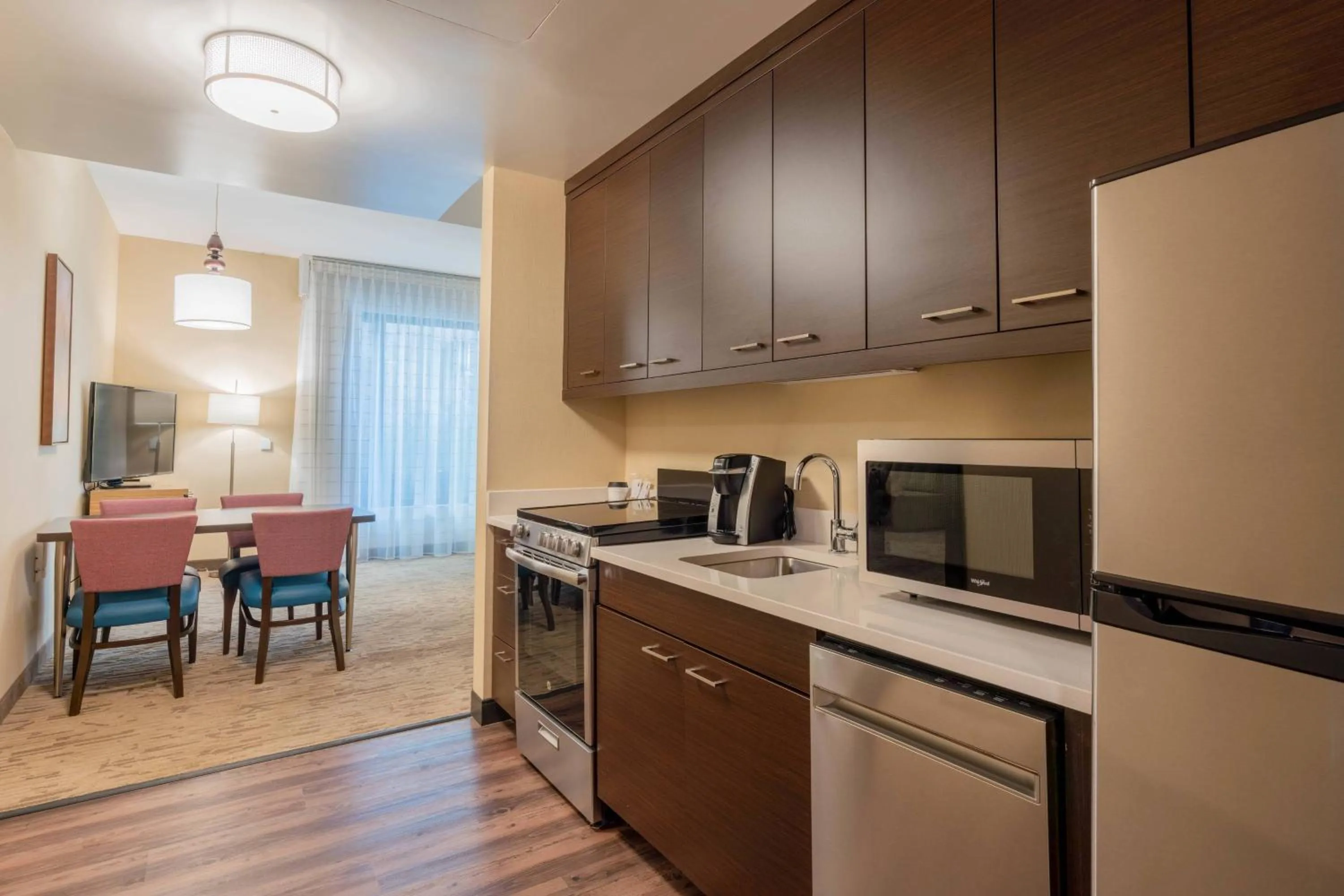 Kitchen or kitchenette in TownePlace Suites by Marriott Thousand Oaks Agoura Hills