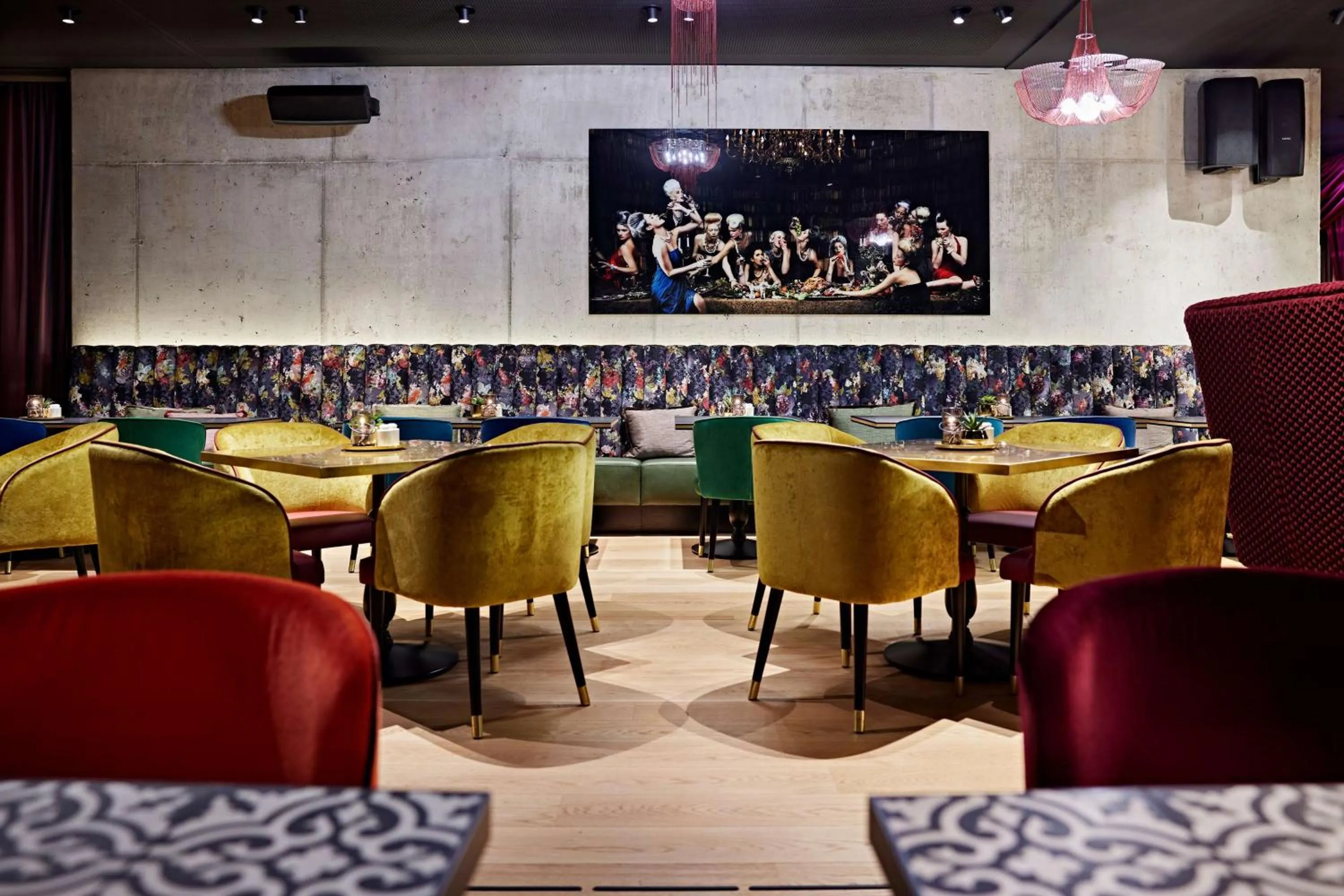 Restaurant/places to eat in Me and All Hotel Dusseldorf Oberkassel, by Hyatt