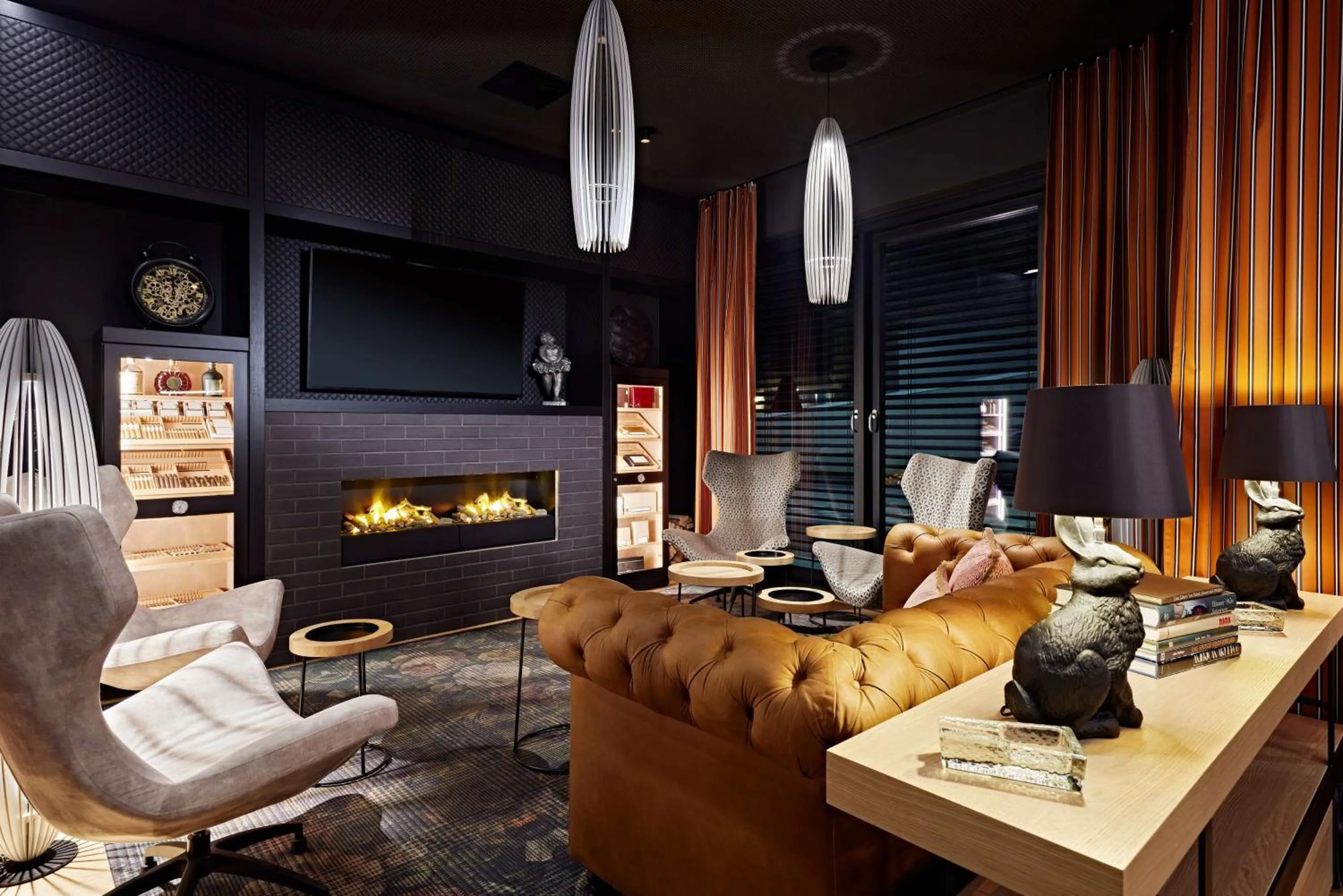 Lounge or bar in Me and All Hotel Dusseldorf Oberkassel, by Hyatt