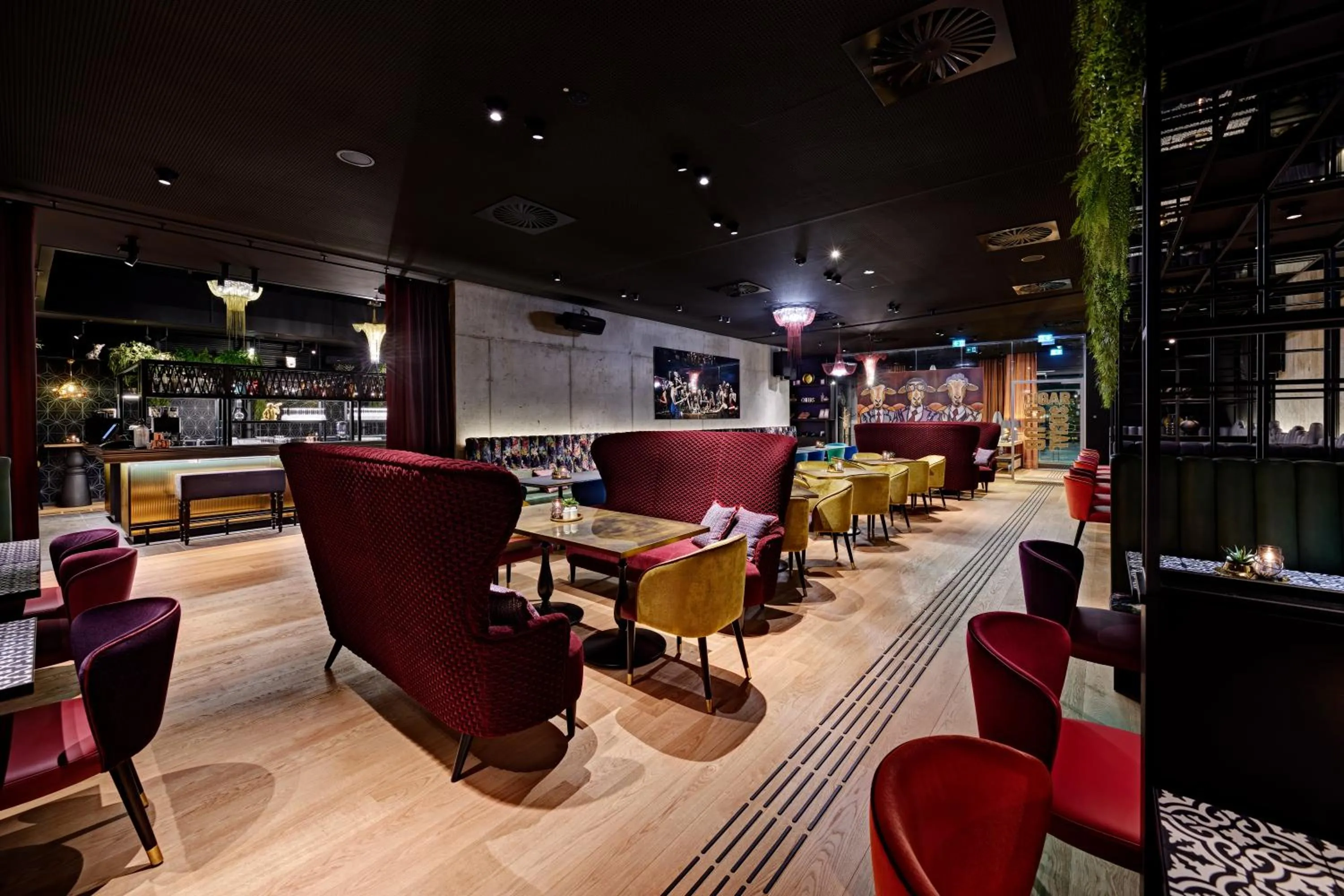 Restaurant/places to eat in Me and All Hotel Dusseldorf Oberkassel, by Hyatt