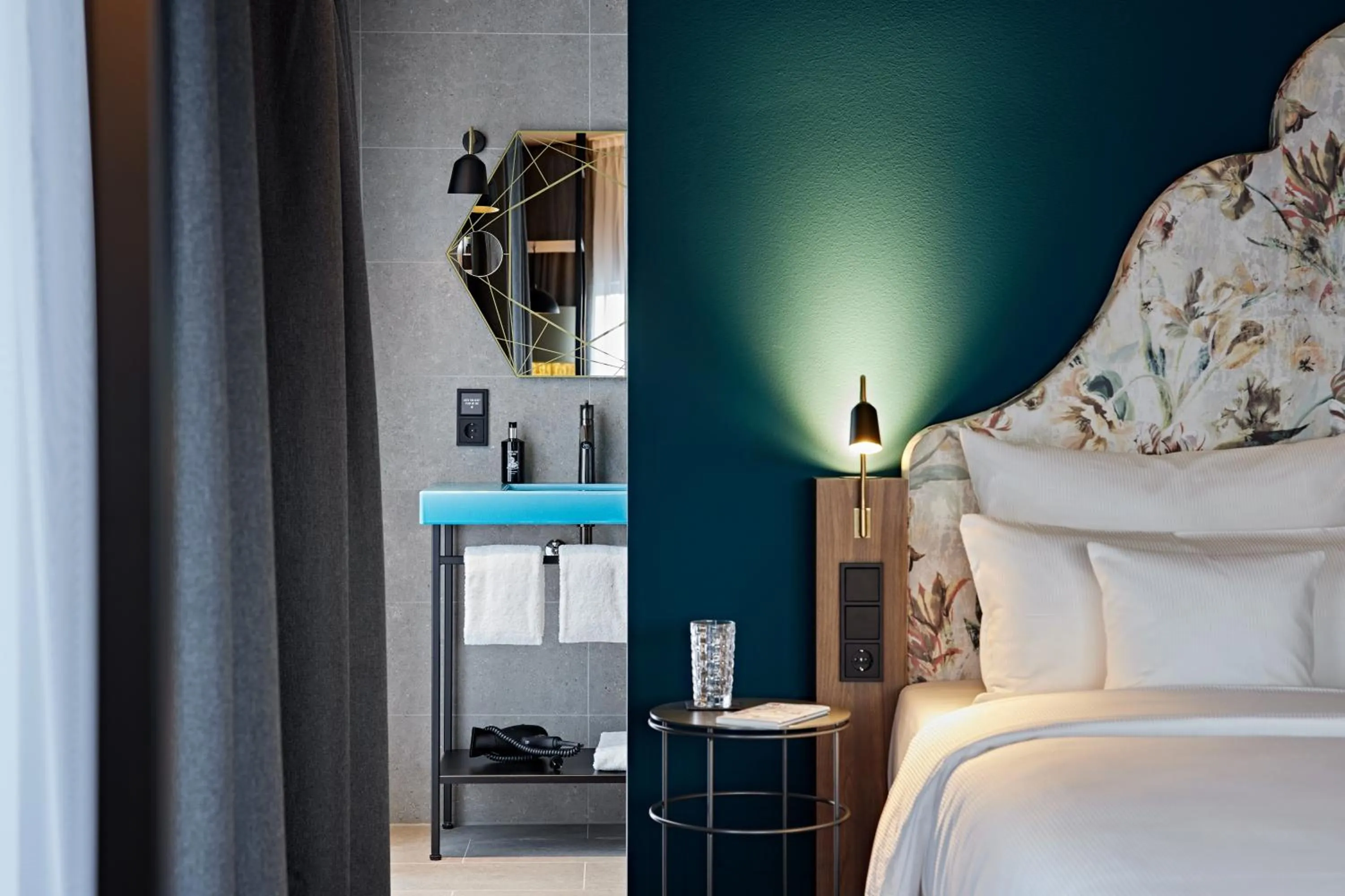 Bed in Me and All Hotel Dusseldorf Oberkassel, by Hyatt