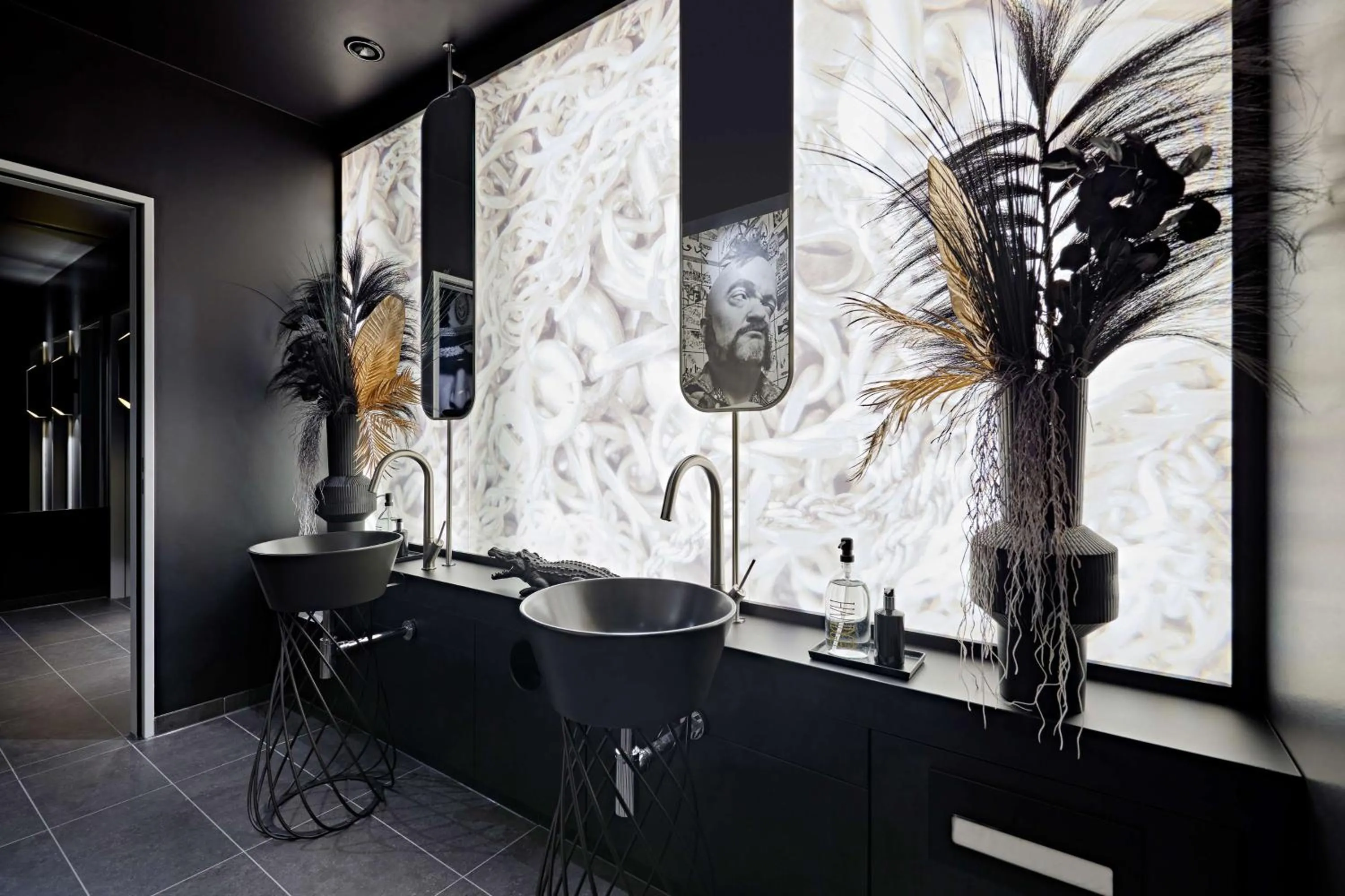 Restaurant/places to eat in Me and All Hotel Dusseldorf Oberkassel, by Hyatt