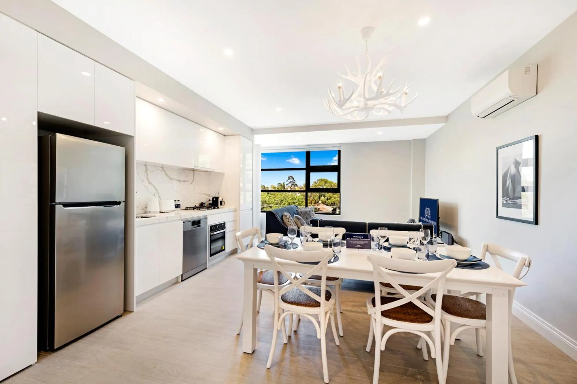 Dining area in The Hamptons Apartments - St Kilda
