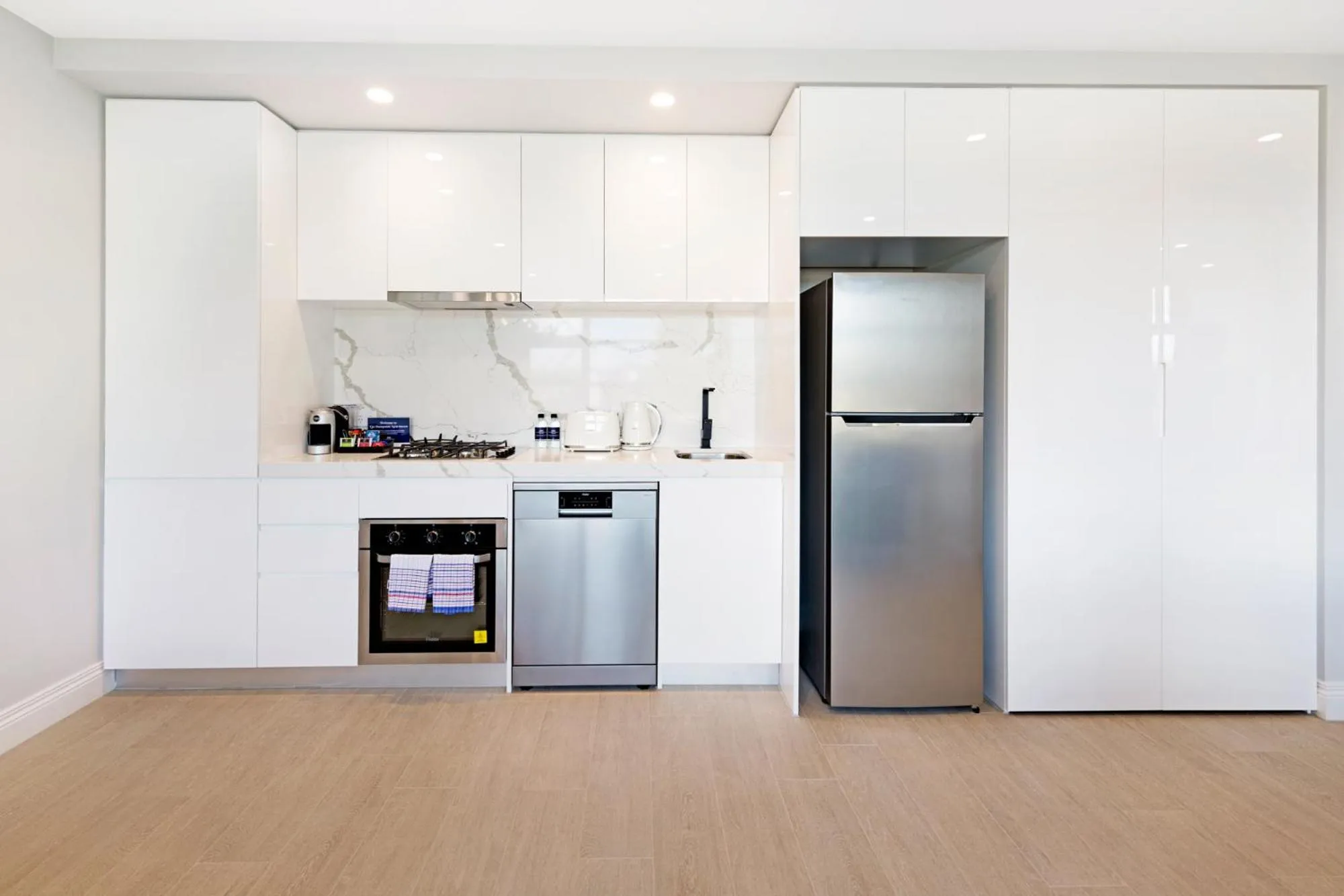 Kitchen or kitchenette in The Hamptons Apartments - St Kilda