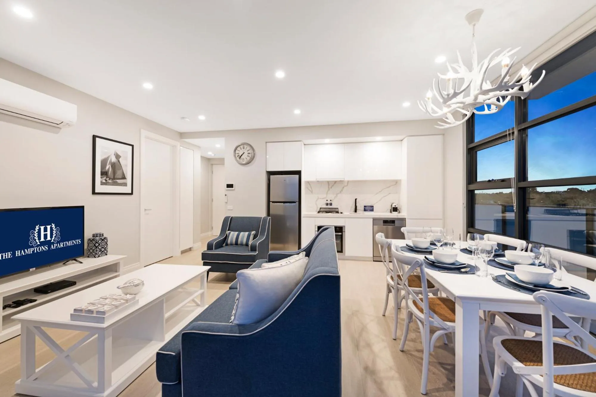 Dining area in The Hamptons Apartments - St Kilda