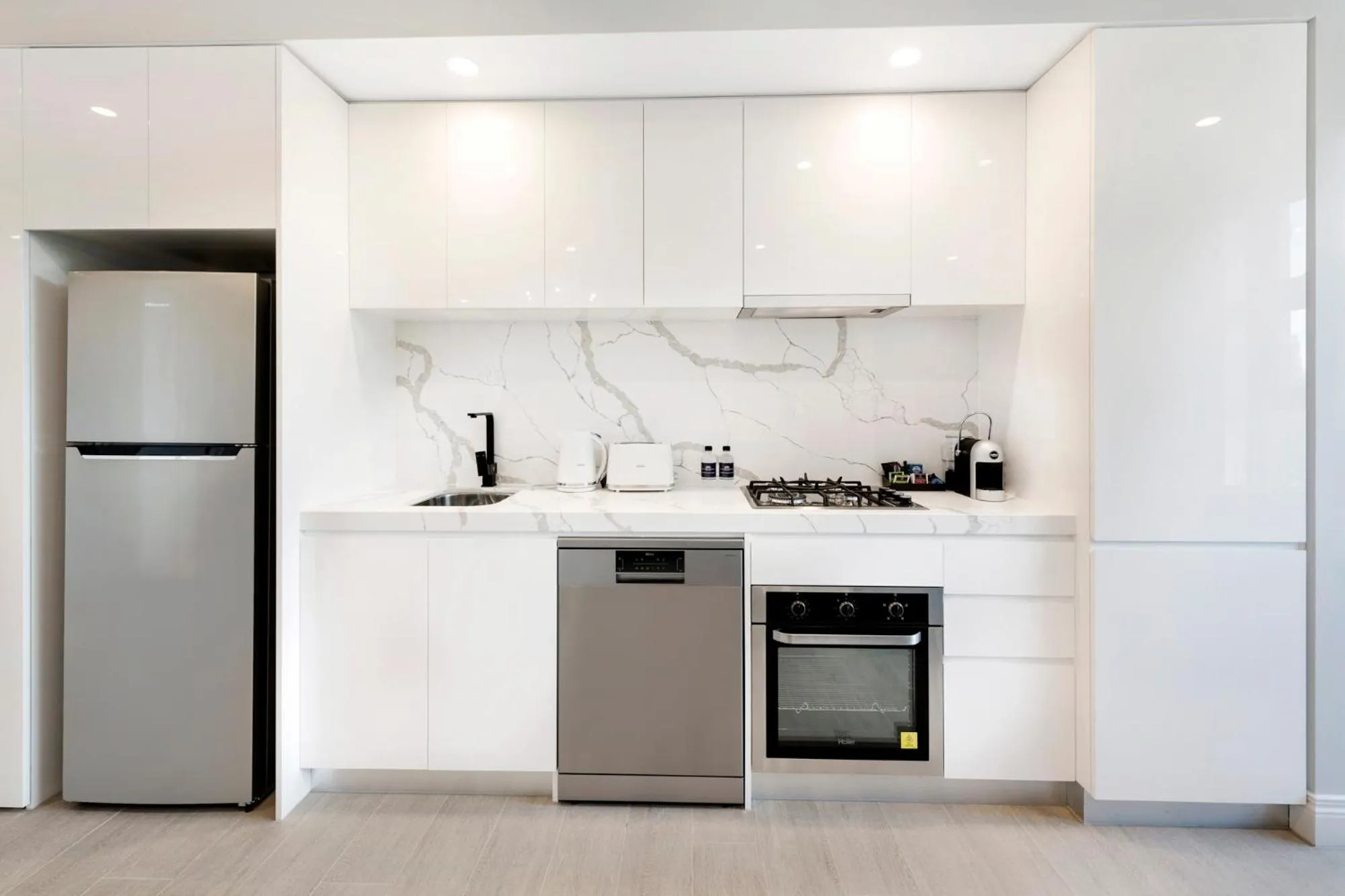 Kitchen or kitchenette in The Hamptons Apartments - St Kilda