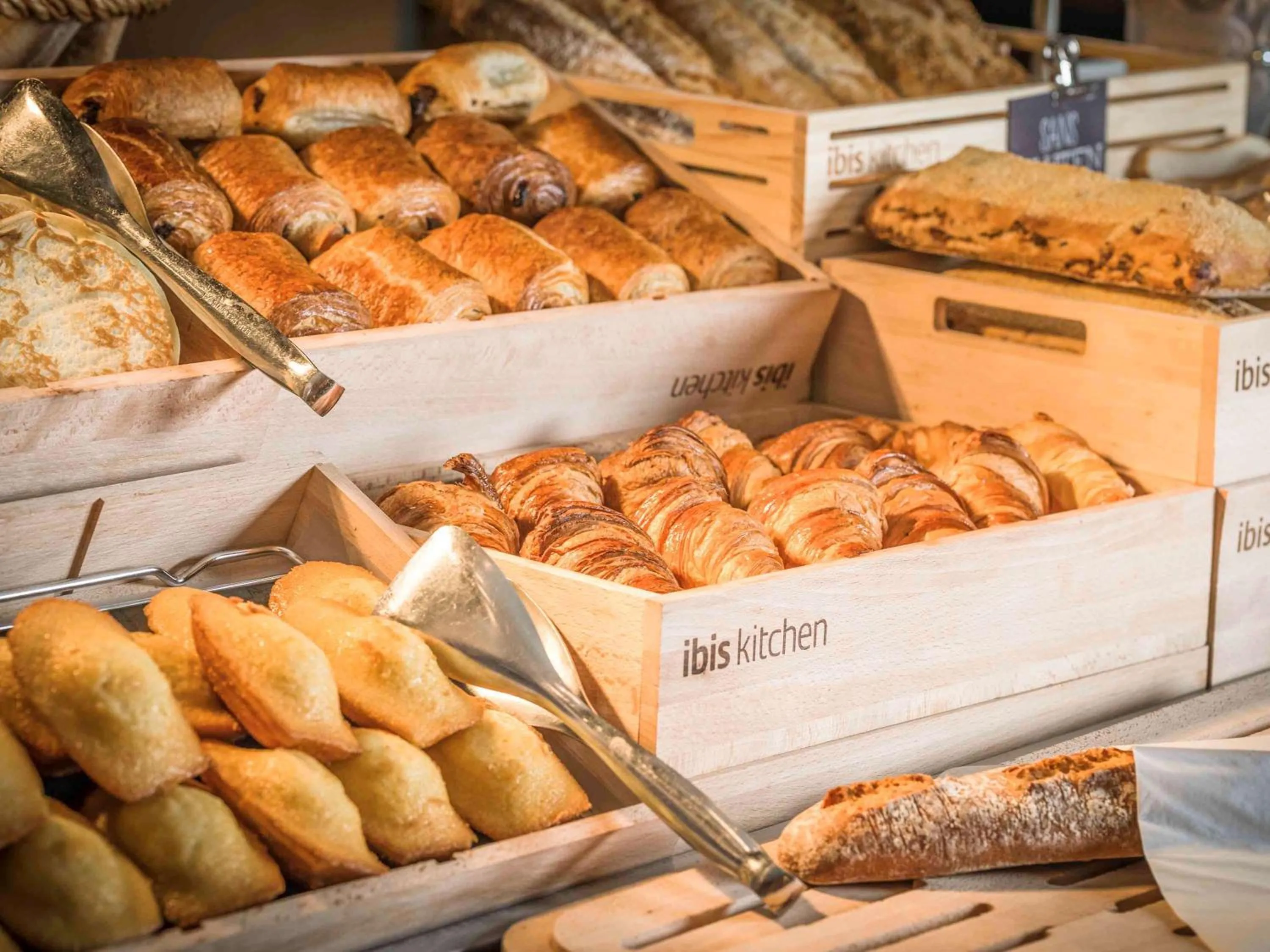 Restaurant/places to eat in ibis Cannes Mandelieu