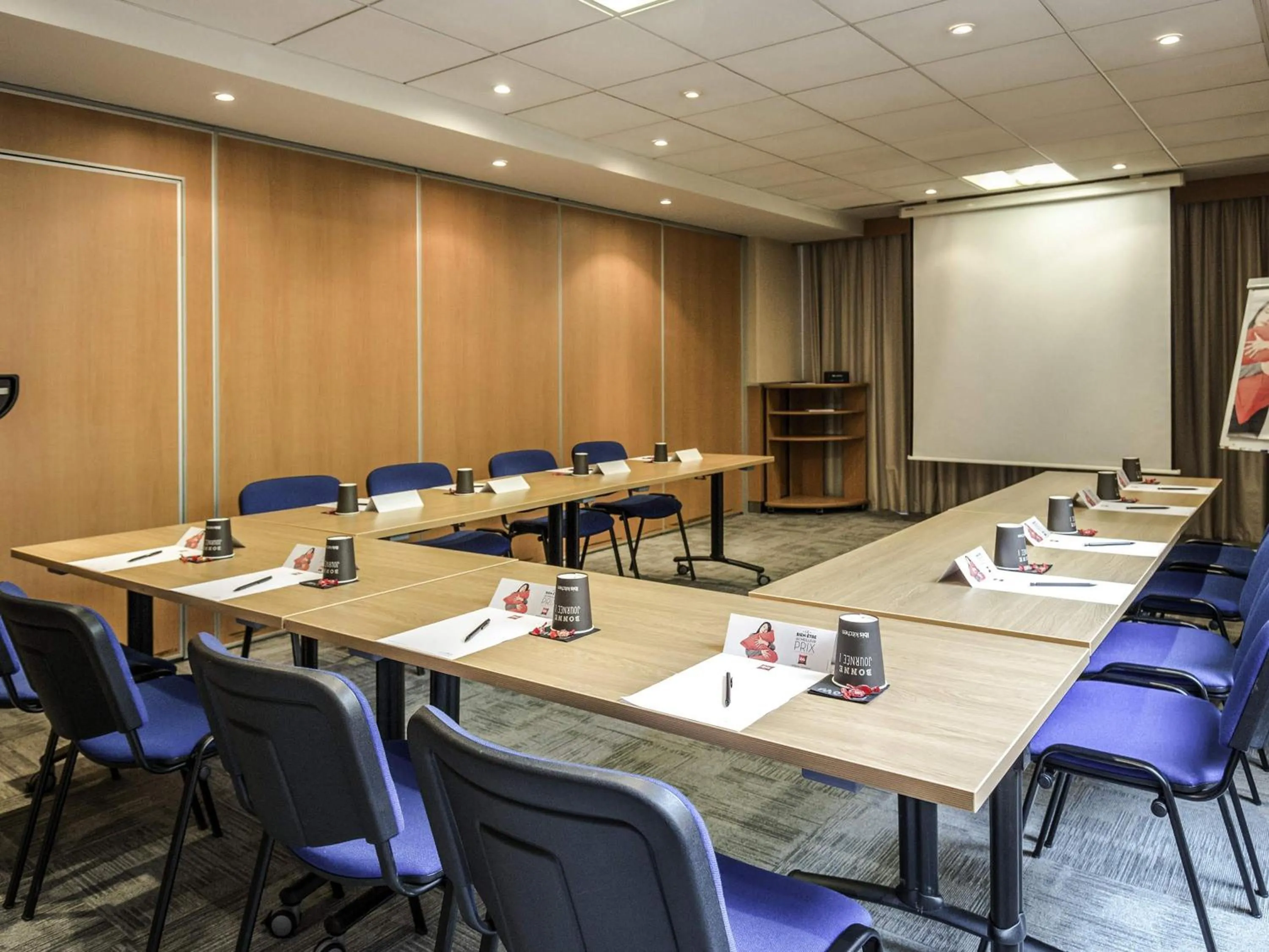Meeting/conference room in ibis Cannes Mandelieu