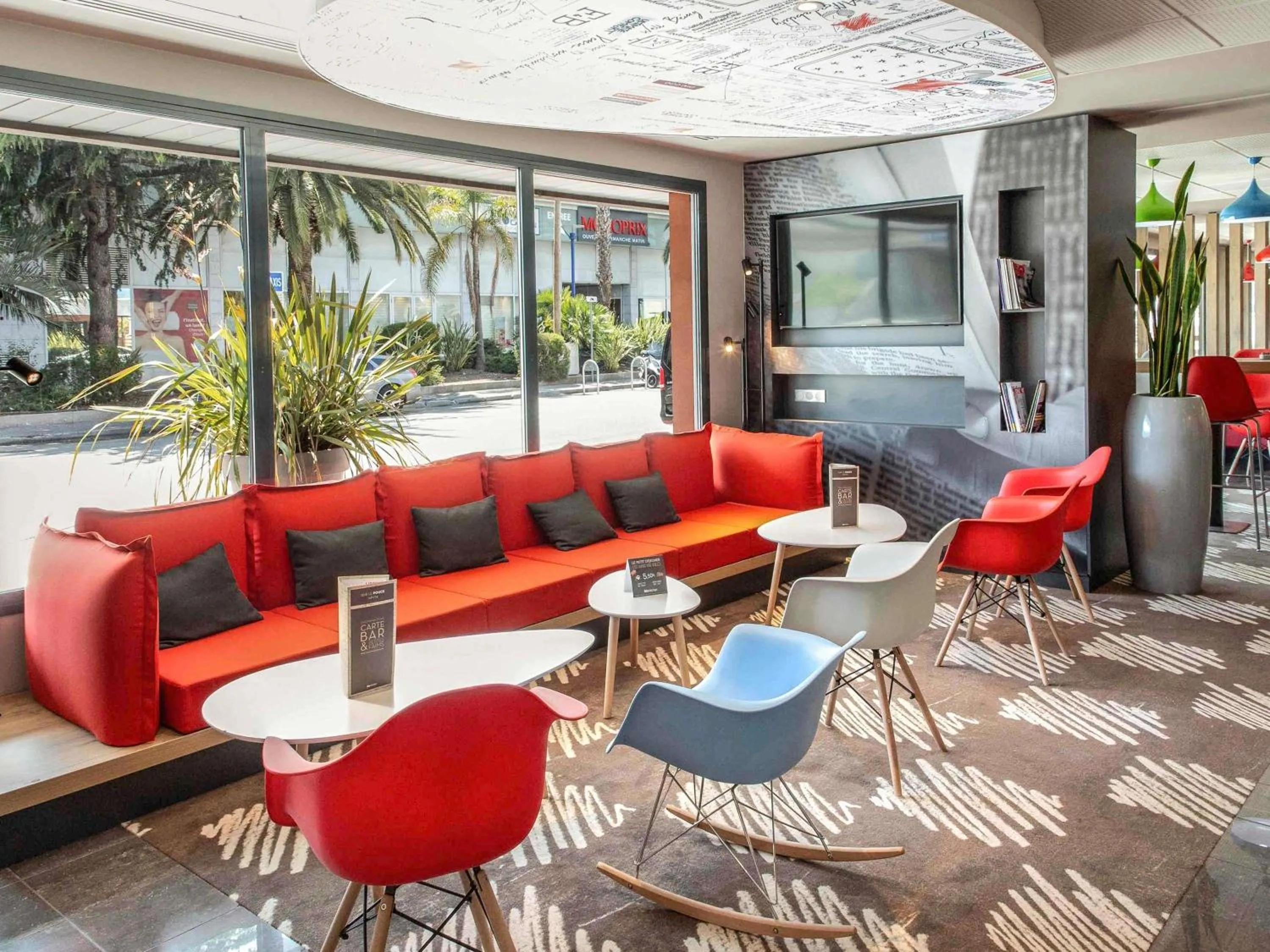 Property building in ibis Cannes Mandelieu