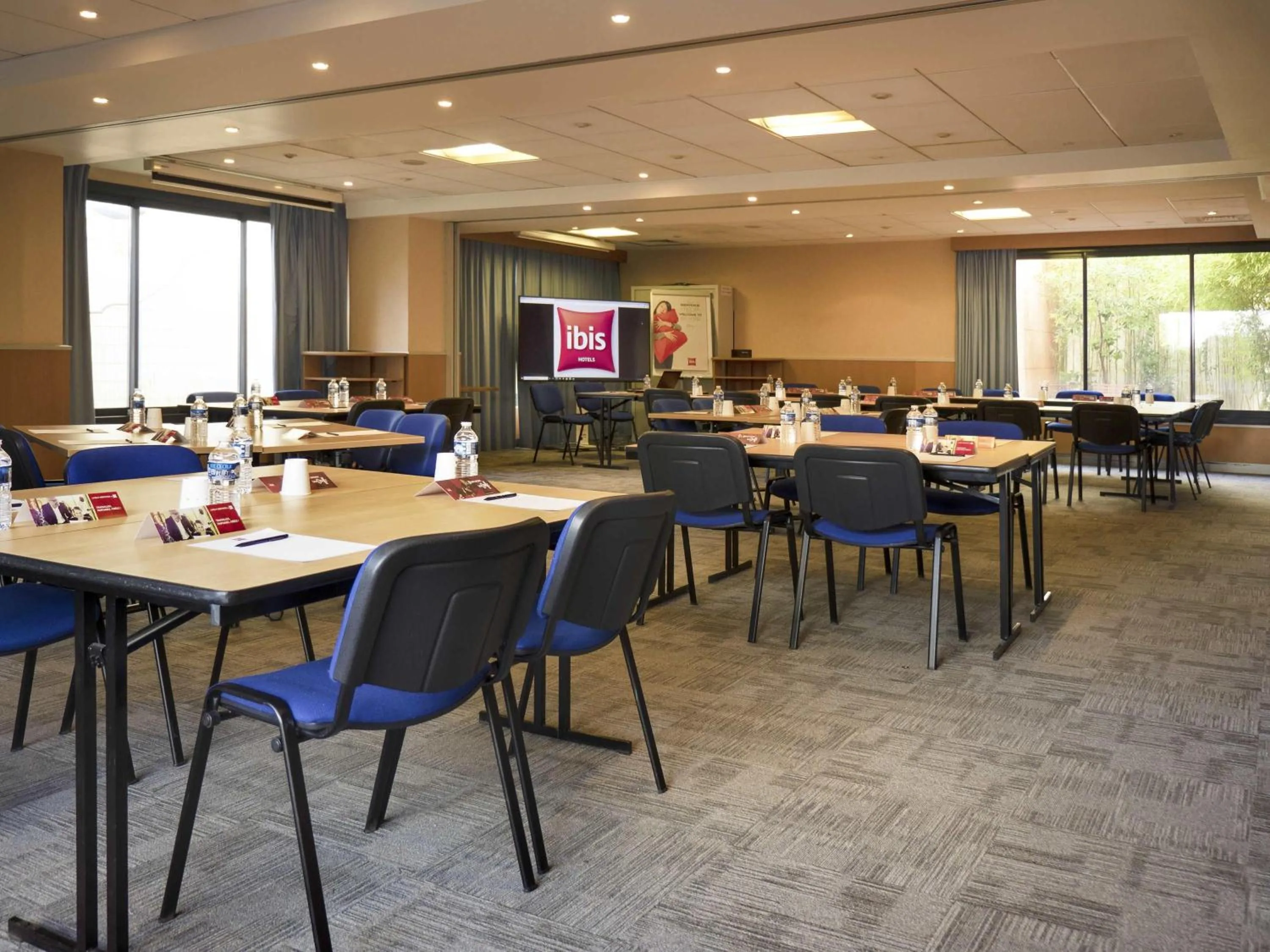 Meeting/conference room in ibis Cannes Mandelieu