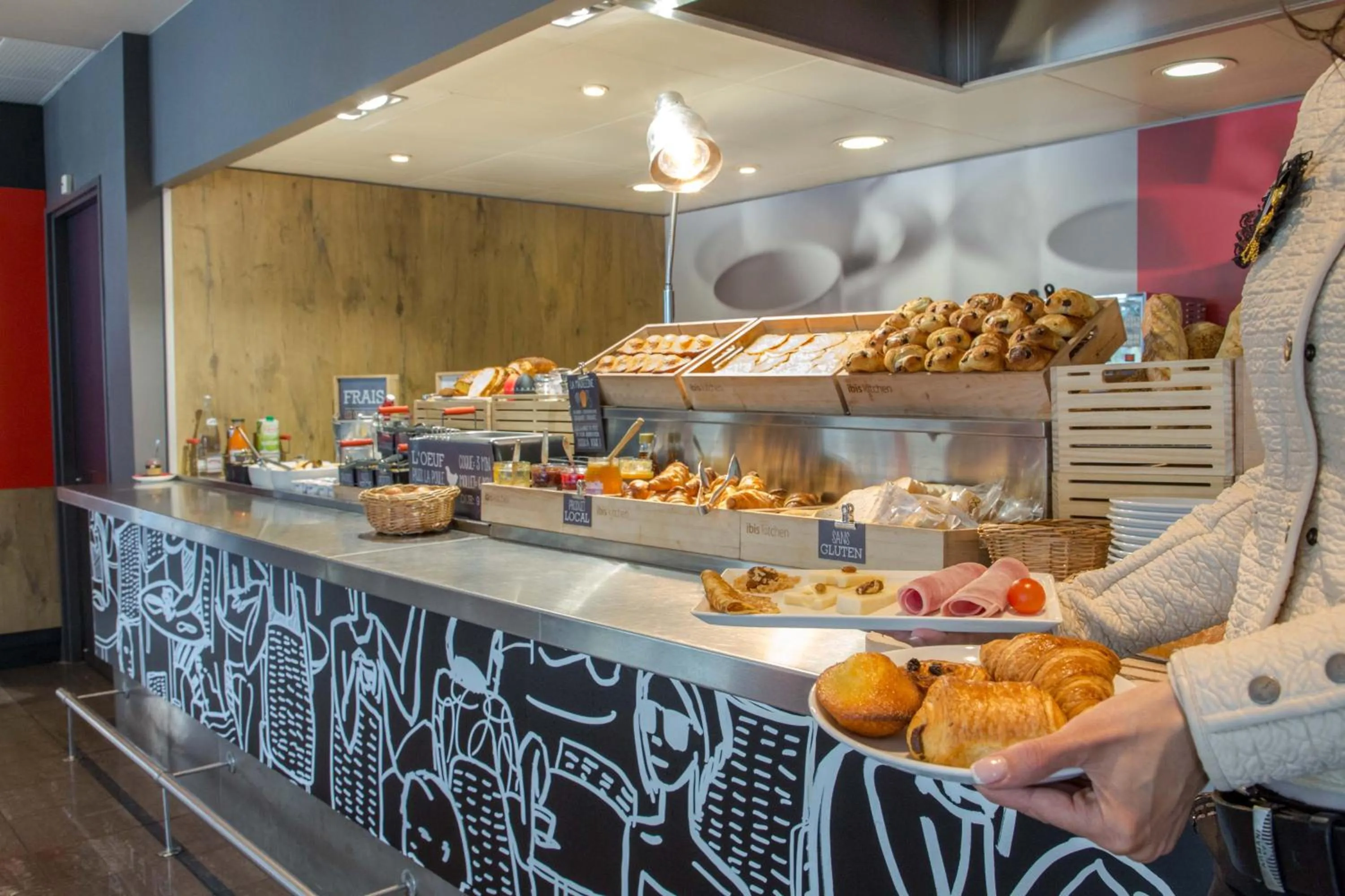 Food and drinks in ibis Cannes Mandelieu