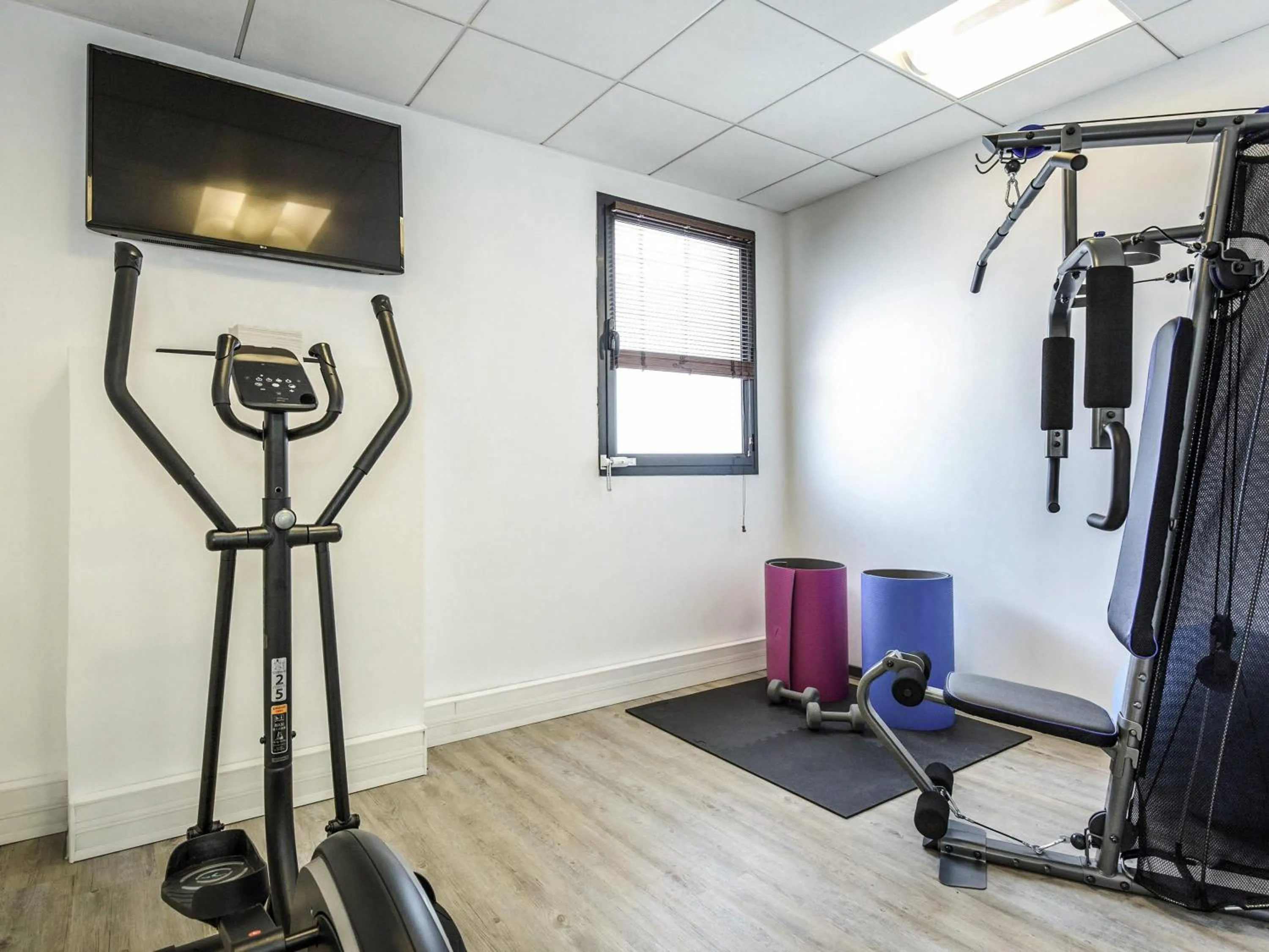 Fitness centre/facilities in ibis Cannes Mandelieu
