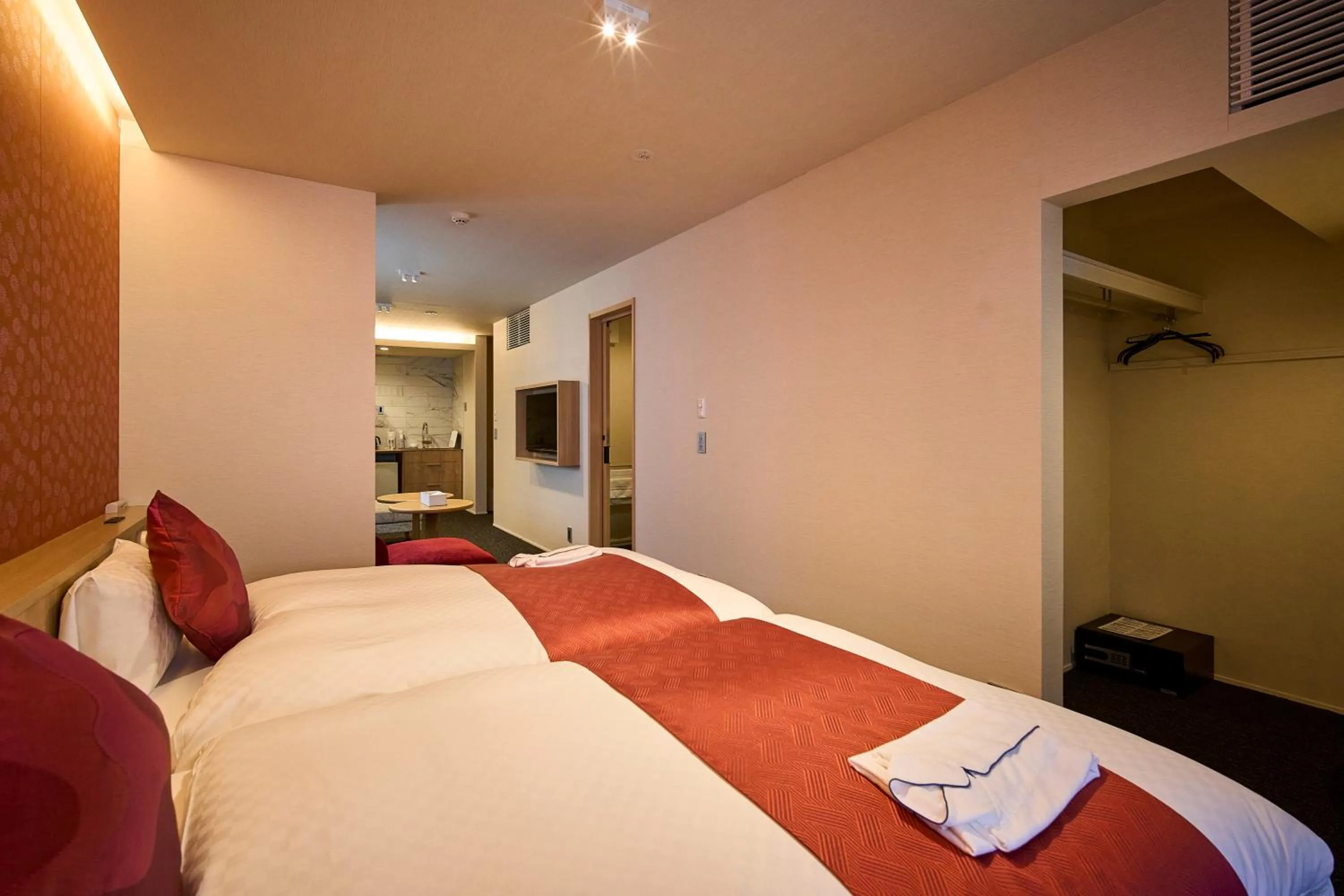 Bed in HOTEL MASTAY jingumichi