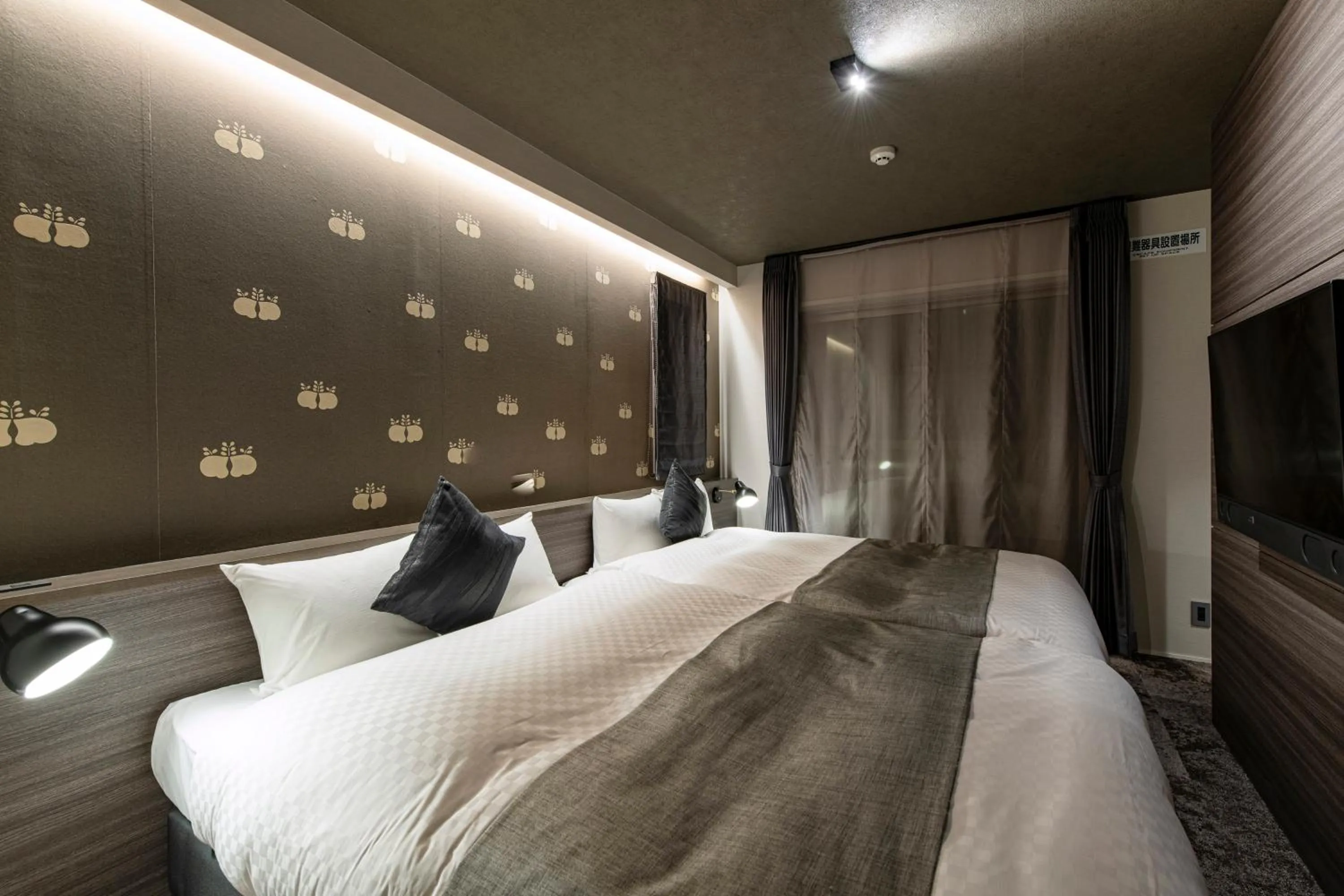 Bed in HOTEL MASTAY jingumichi