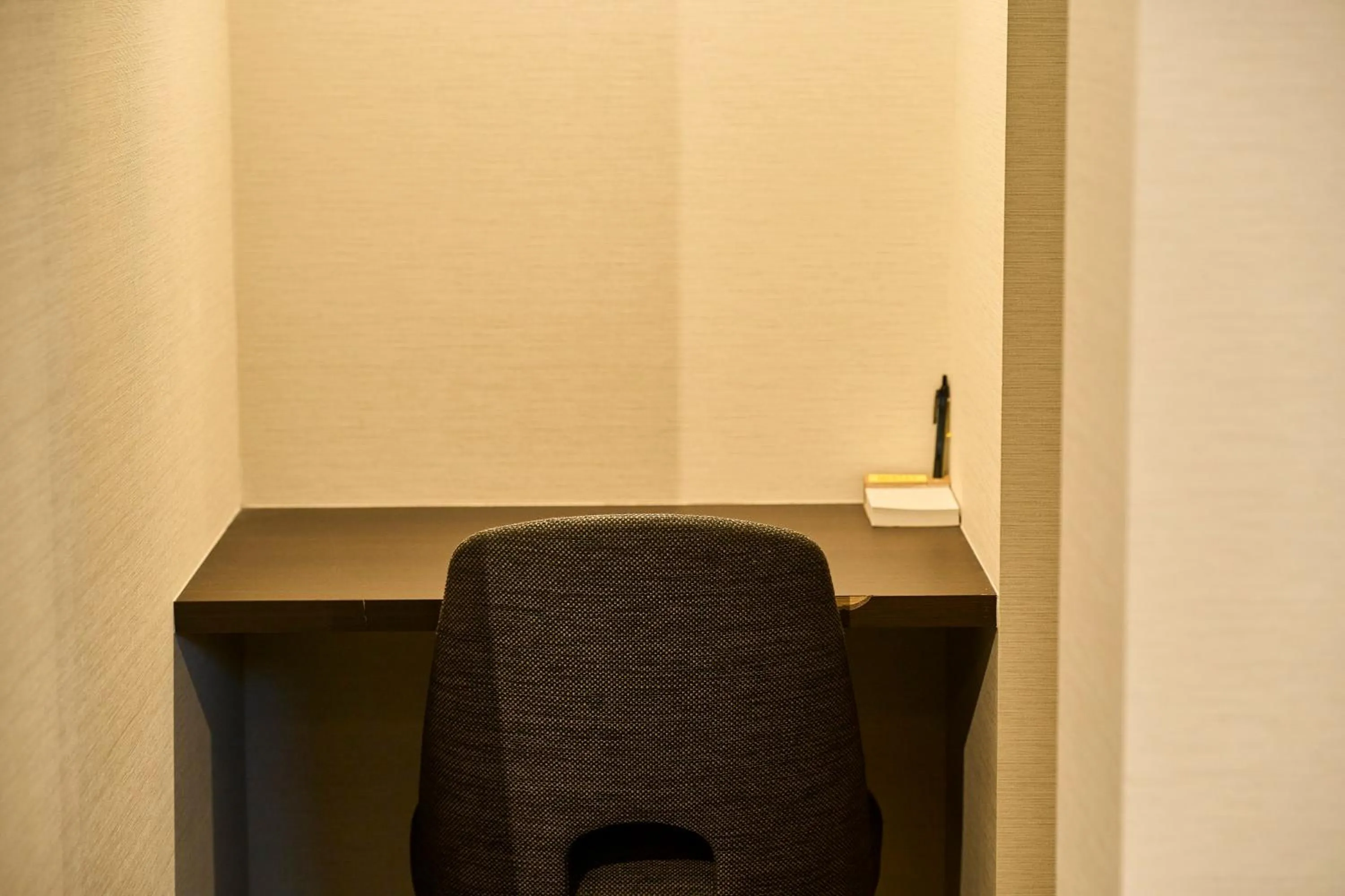 Seating area in HOTEL MASTAY jingumichi