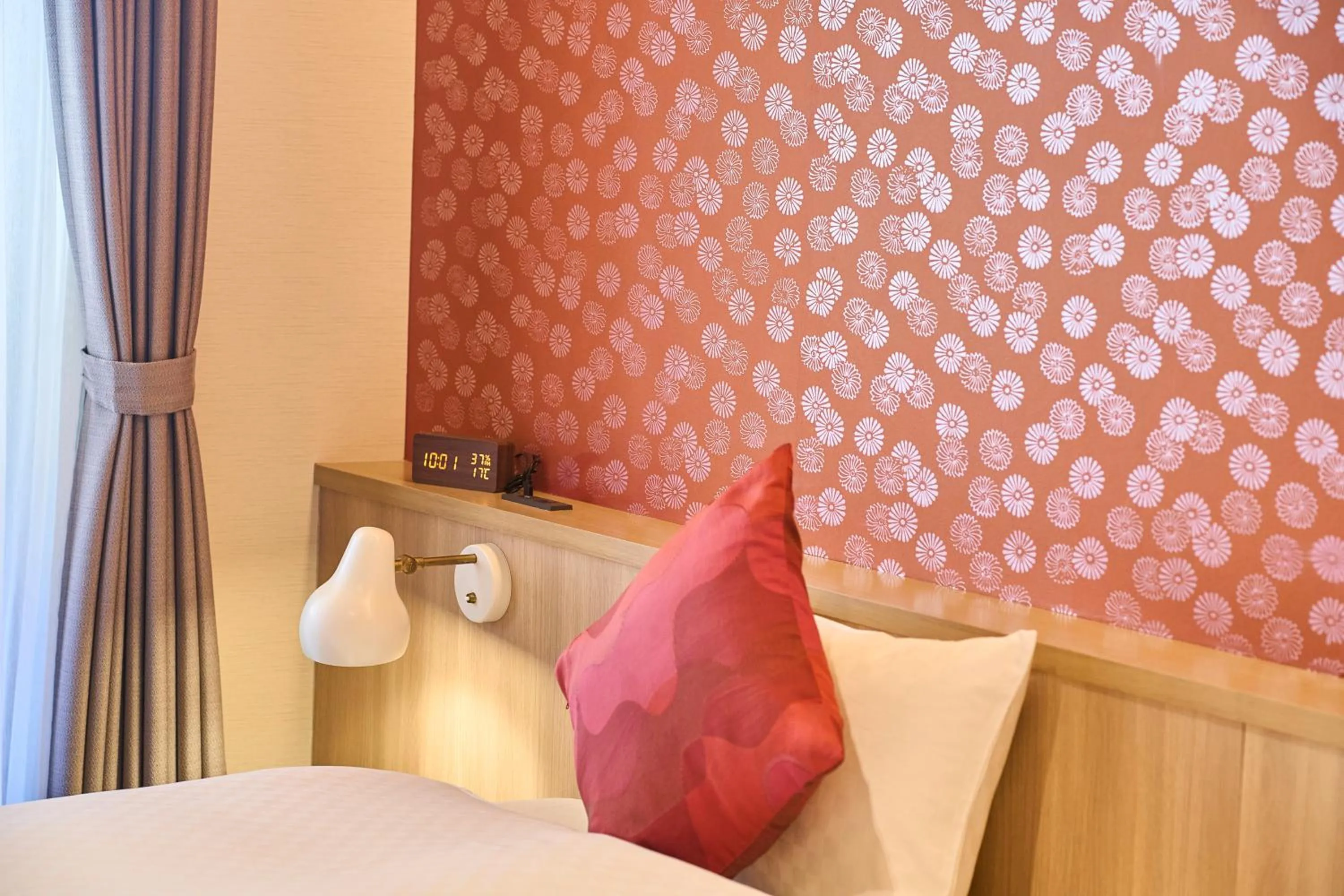 Bed in HOTEL MASTAY jingumichi