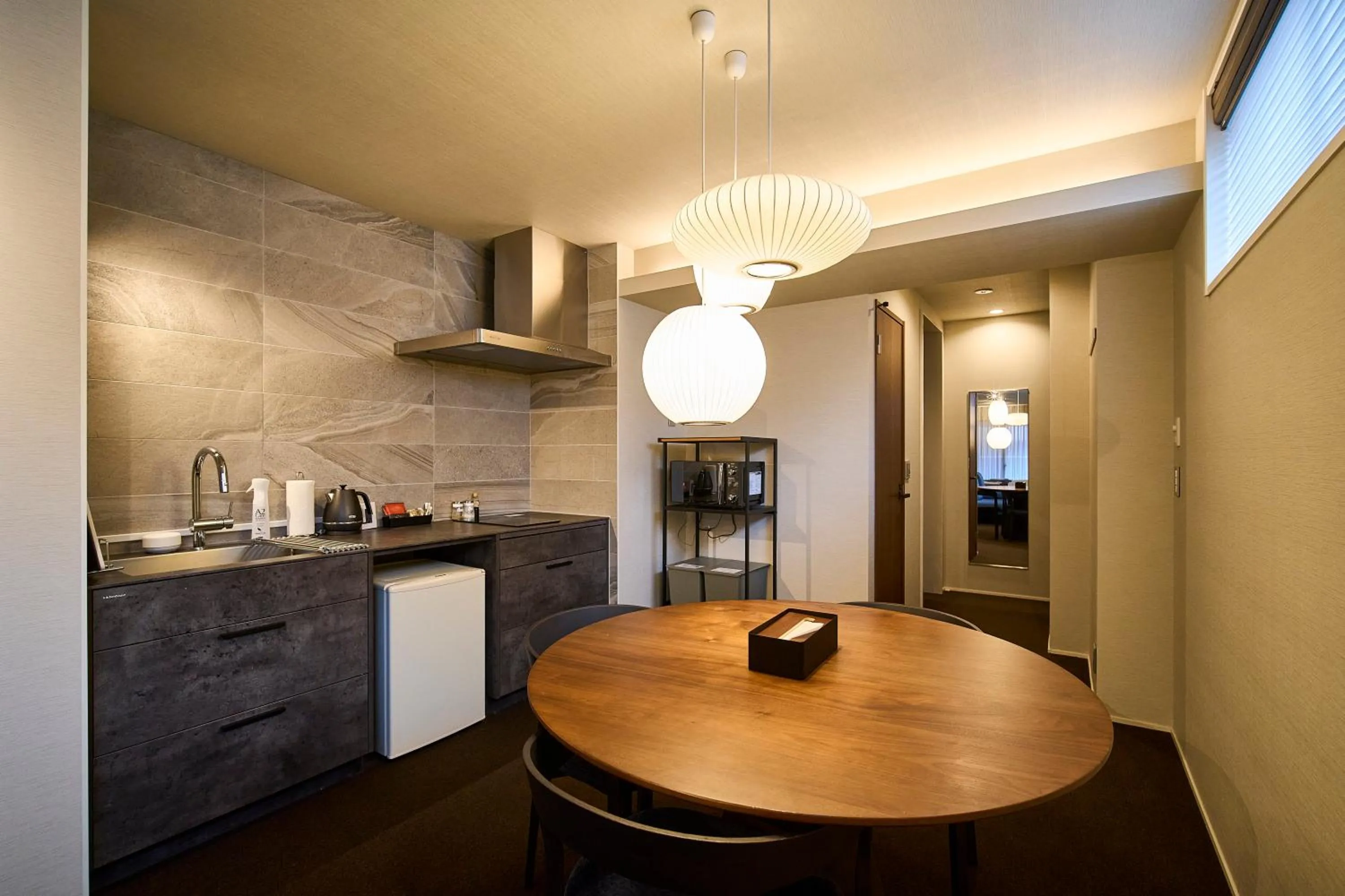 Kitchen or kitchenette in HOTEL MASTAY jingumichi