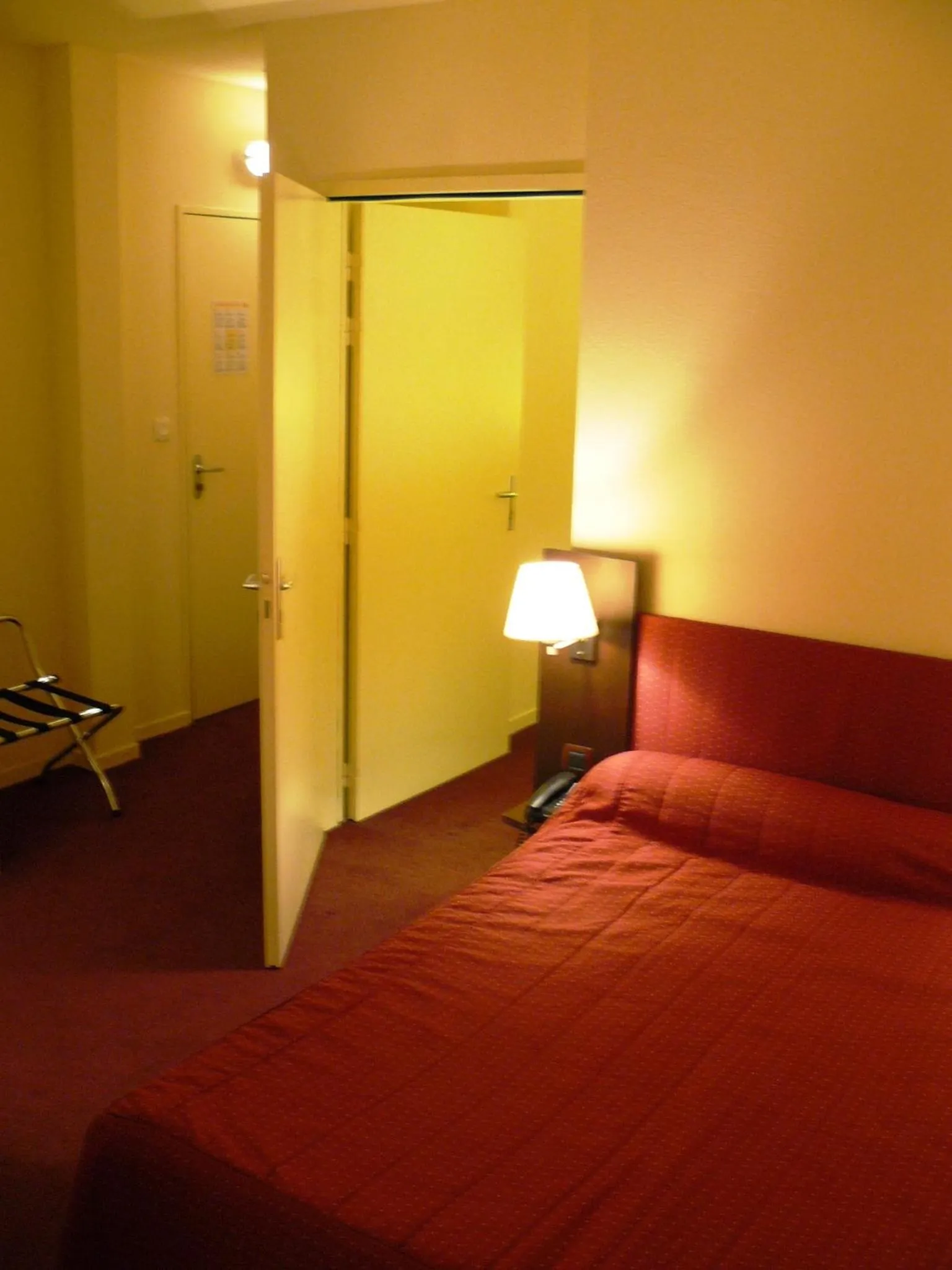 Bed in Le Parc Des Fees Hôtel Retaurant & Spa