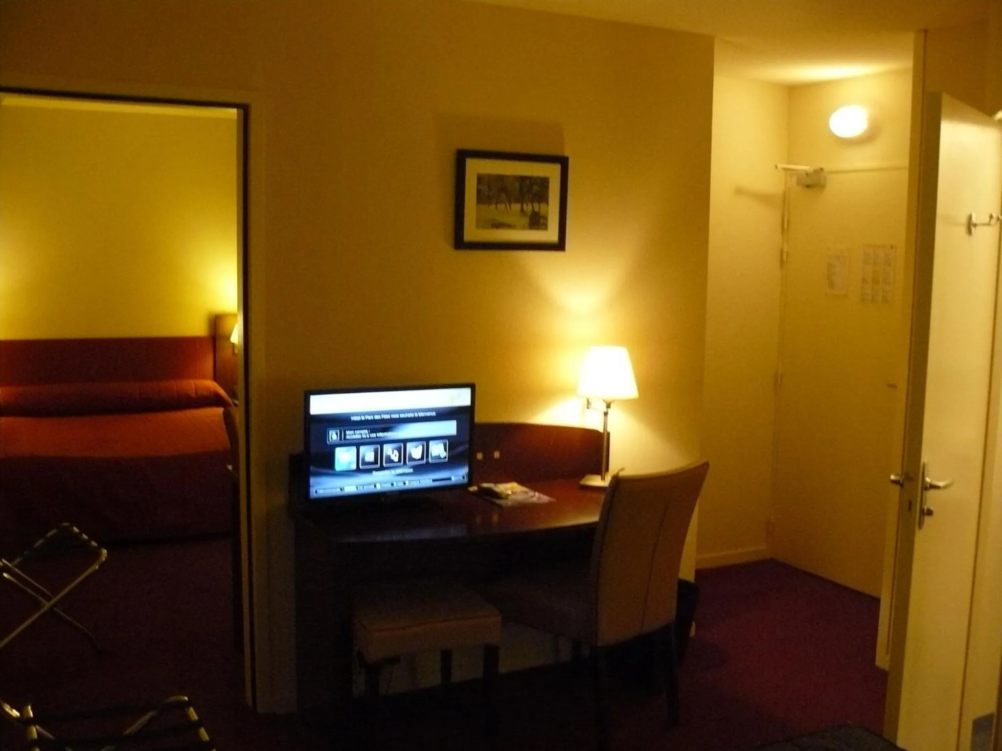 TV and multimedia, Bed in Le Parc Des Fees Hôtel Retaurant & Spa