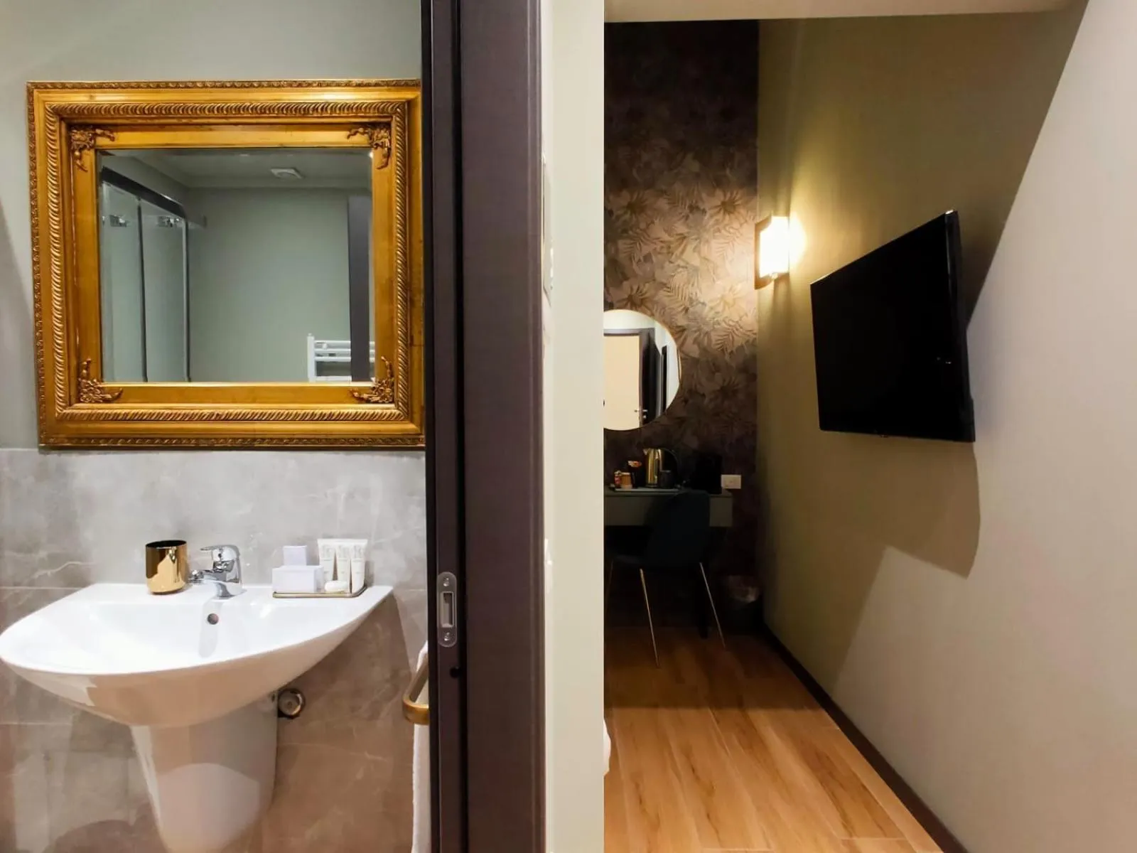 Bathroom in INTOMILAN Galleria Duomo I Boutique & Design Aparthotel