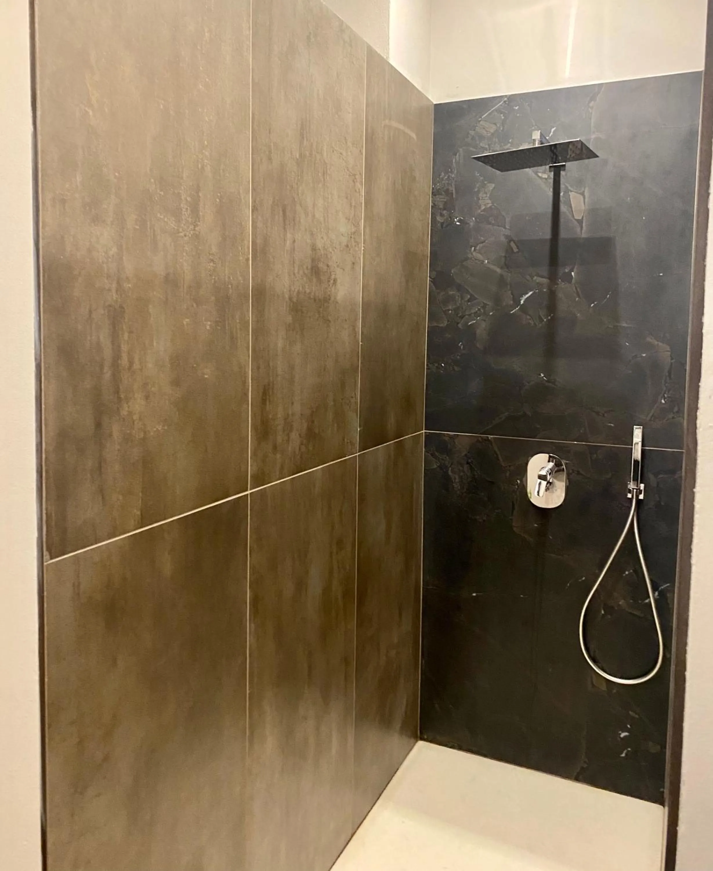 Shower in INTOMILAN Galleria Duomo I Boutique & Design Aparthotel