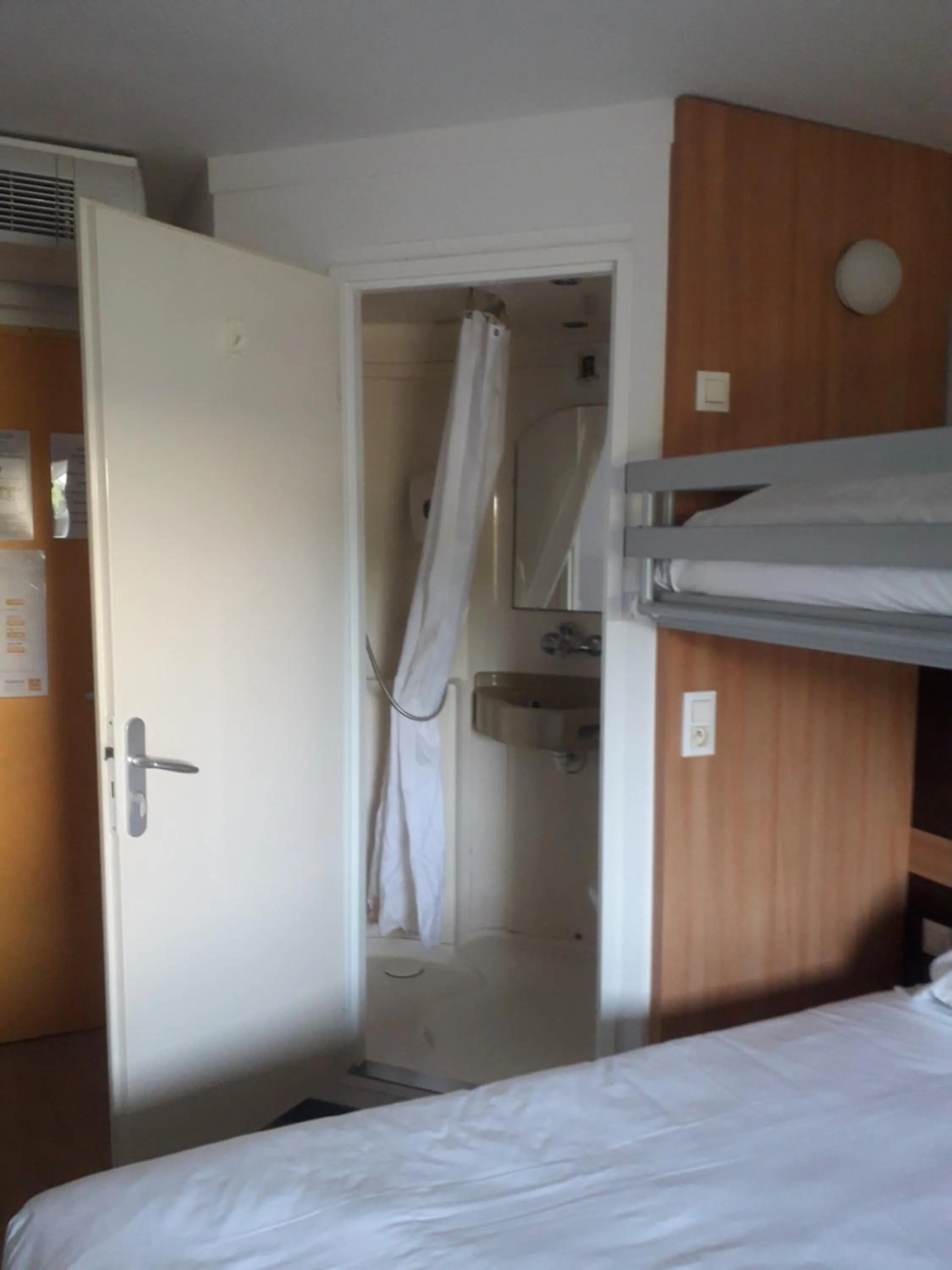 Bedroom, Bed in Première Classe Annemasse Ville La Grand