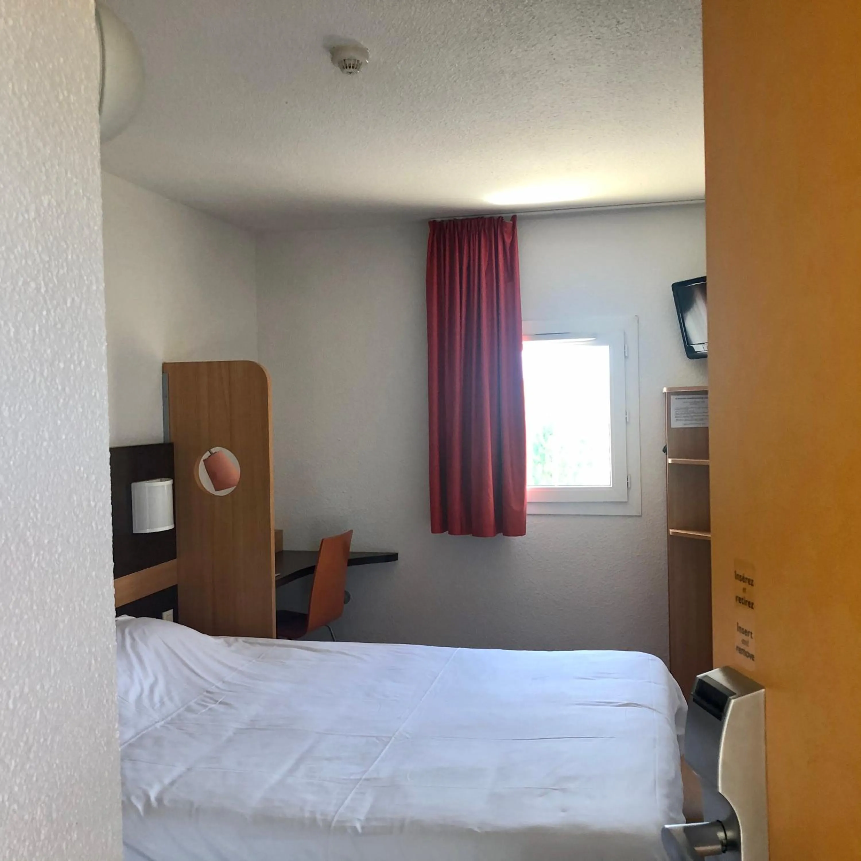 Photo of the whole room, Bed in Première Classe Annemasse Ville La Grand