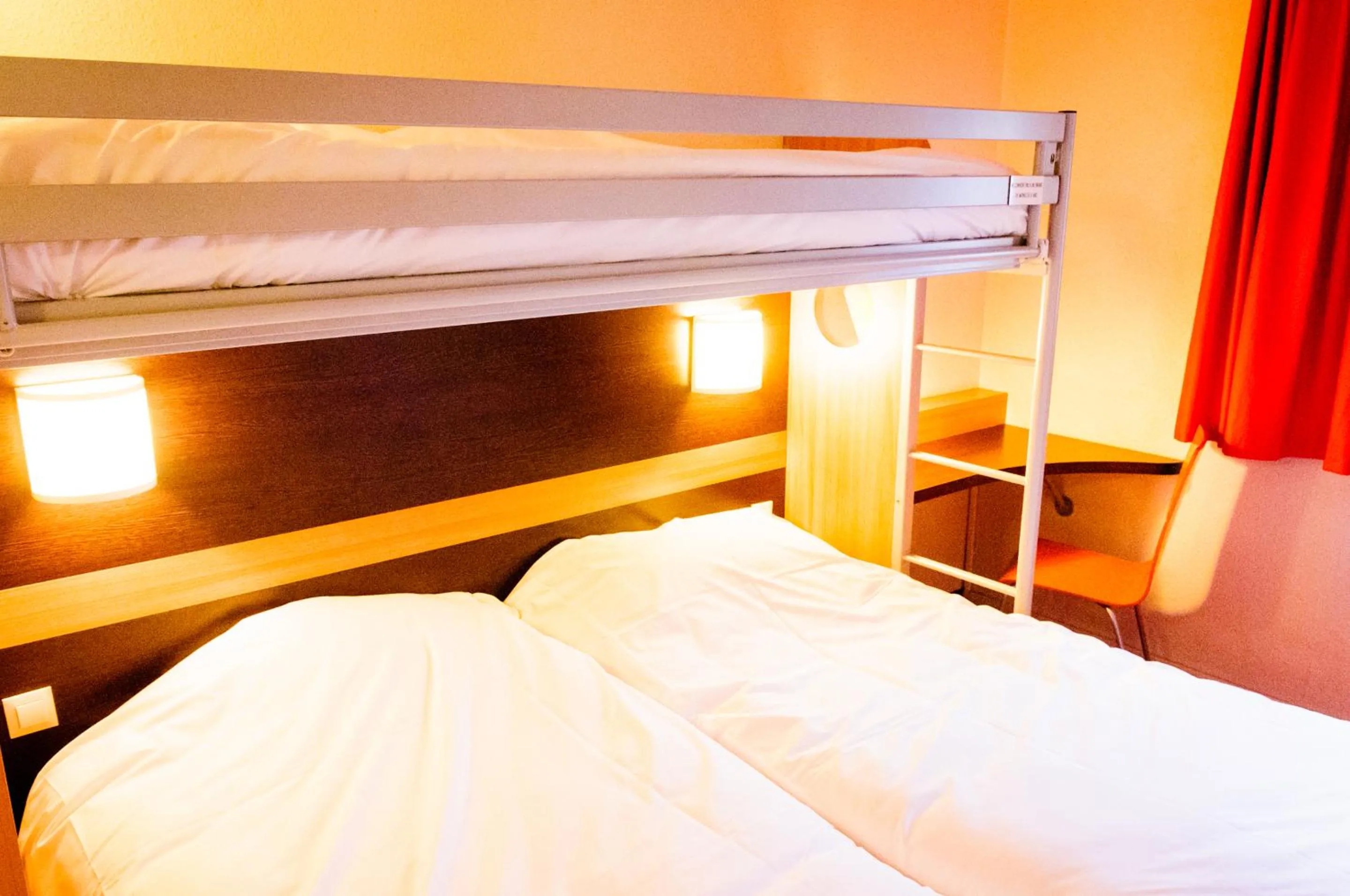 Bedroom, Bed in Première Classe Annemasse Ville La Grand