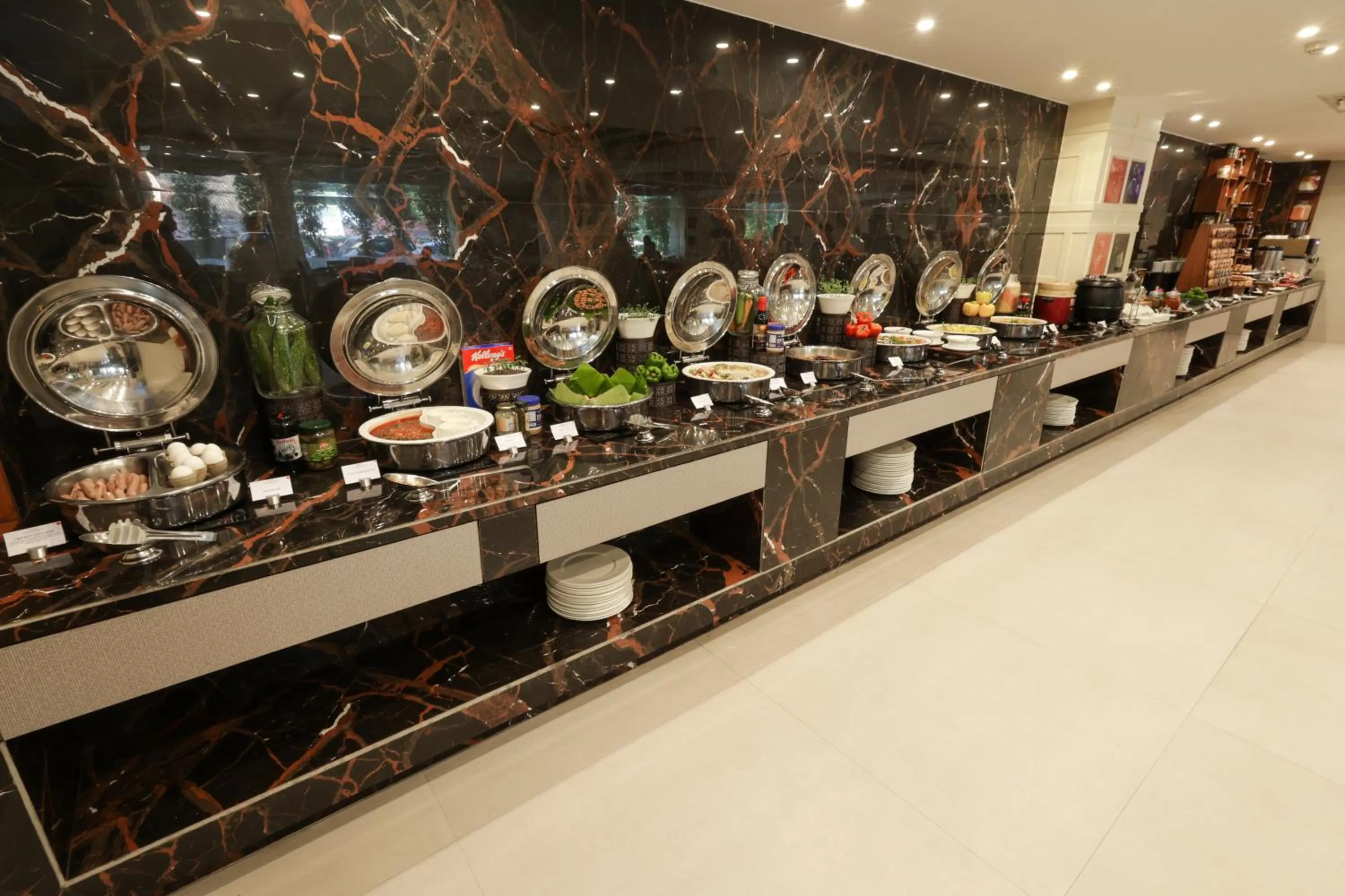 Breakfast in Sobit Sarovar Portico