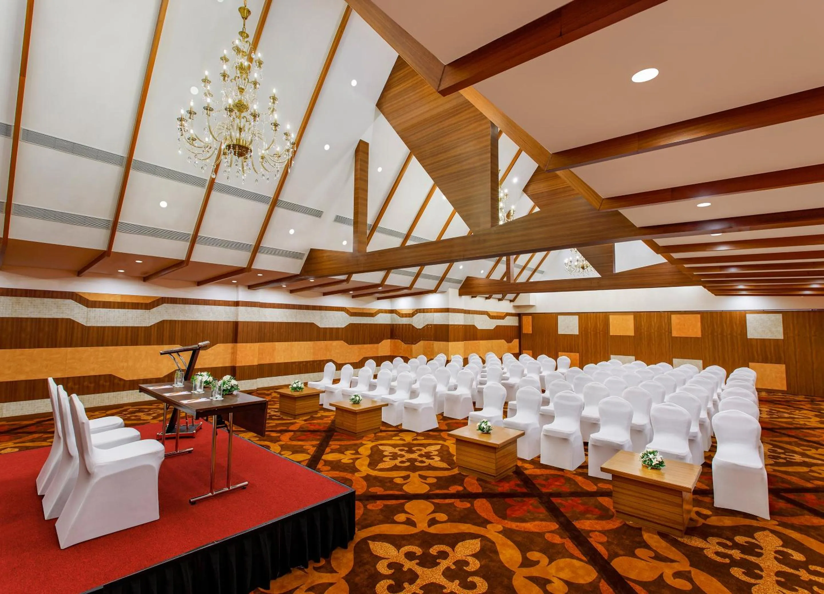 Banquet/Function facilities in Sobit Sarovar Portico