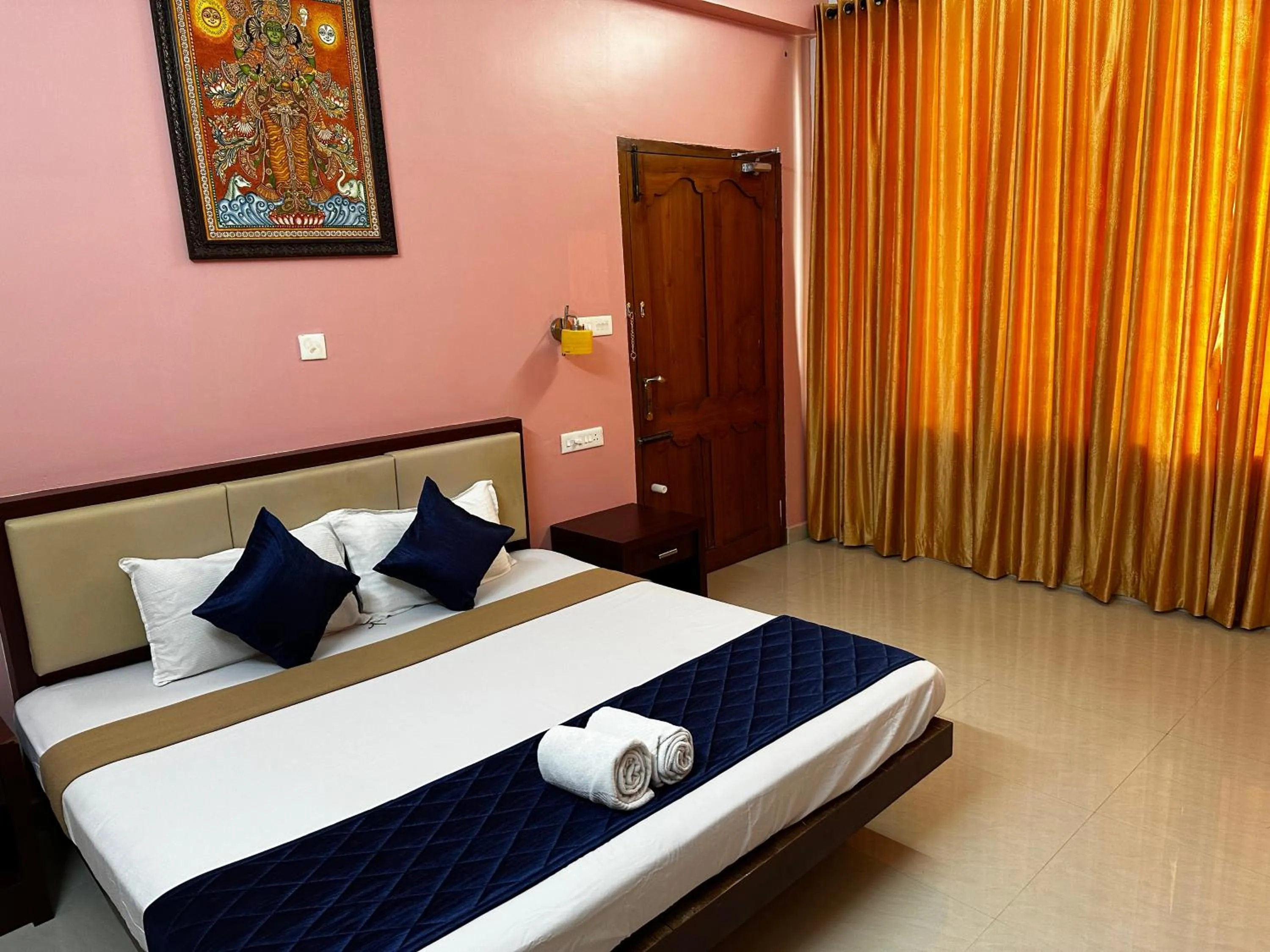 Bed in Hotel Opalo Kailas