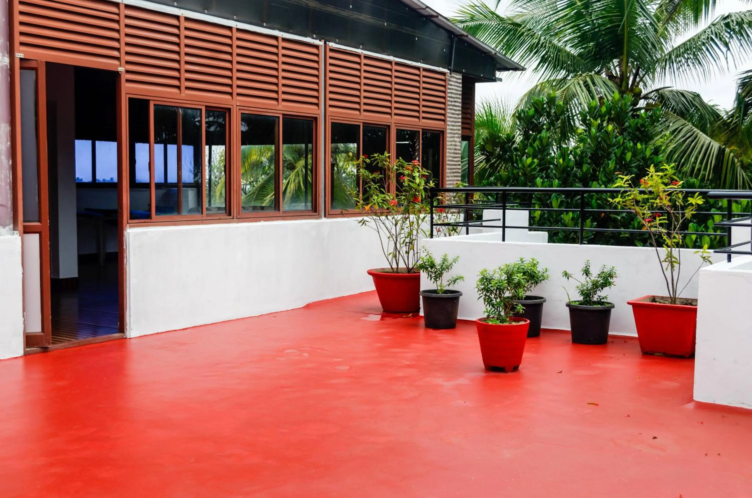 Balcony/Terrace in Hotel Opalo Kailas