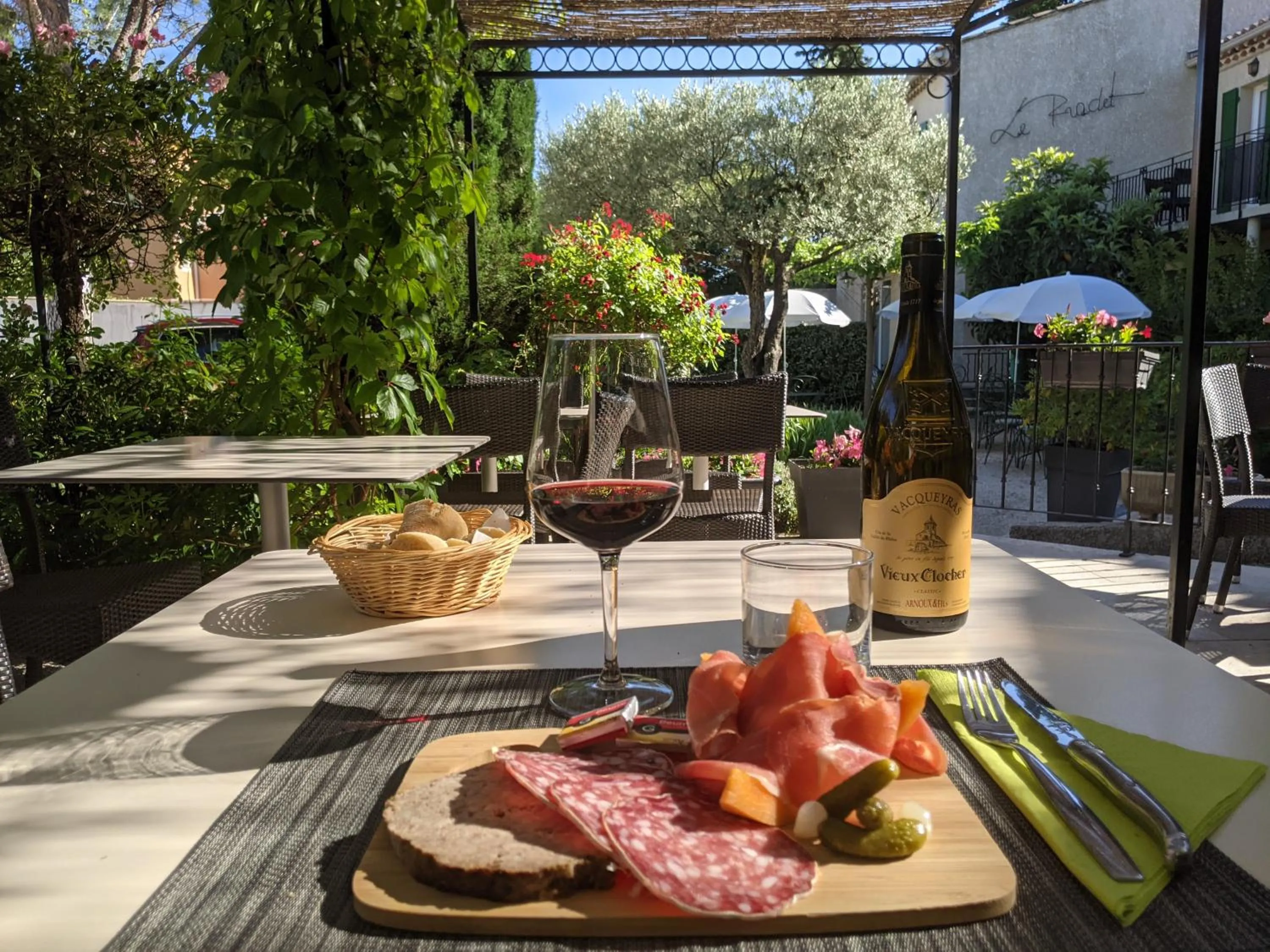 Restaurant/places to eat in Hôtel Le Pradet