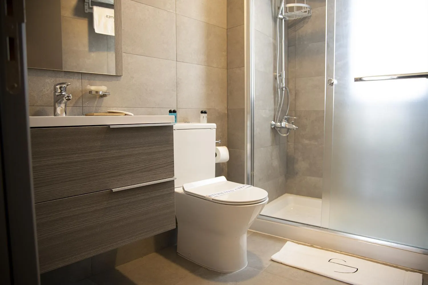 Bathroom in Jimmy's Suites