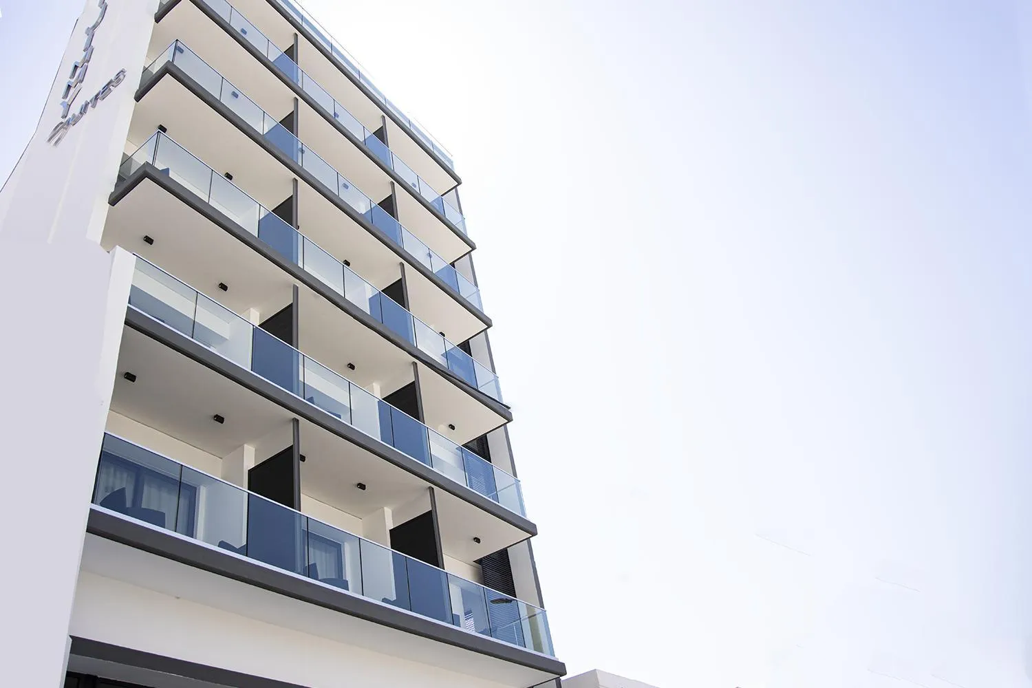 Facade/entrance in Jimmy's Suites