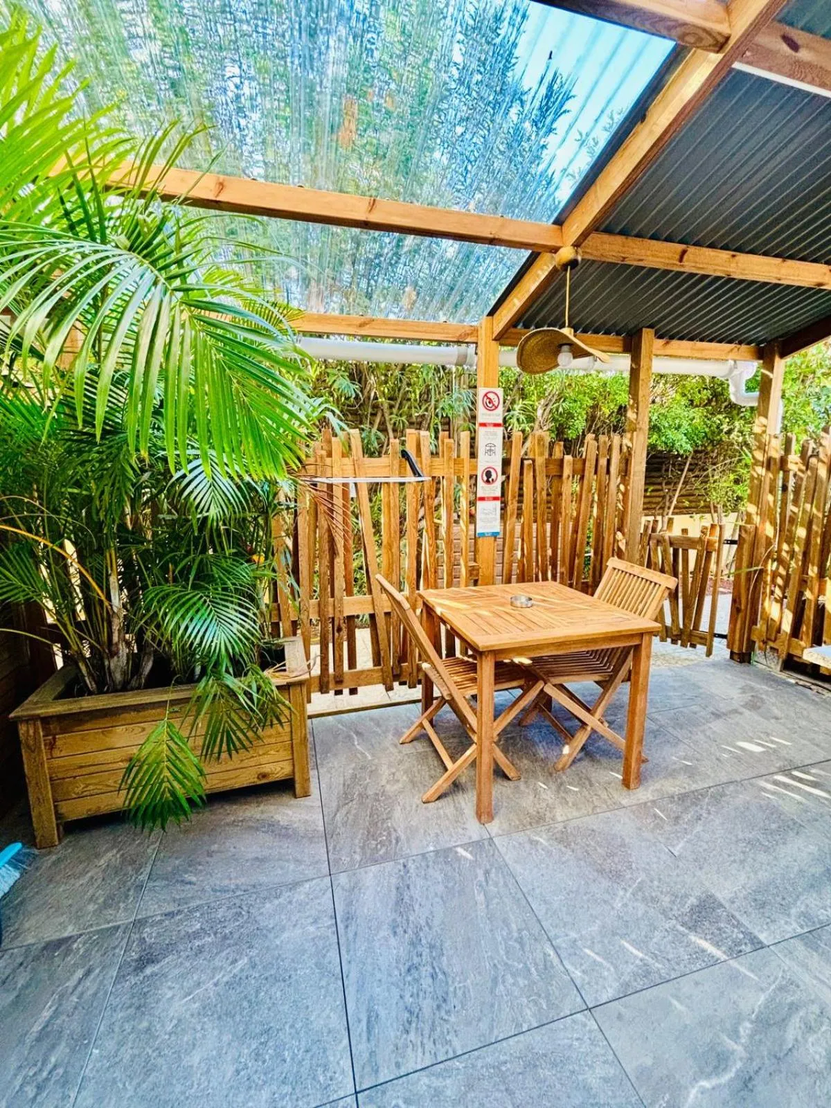 Patio in Hôtel Coco Island