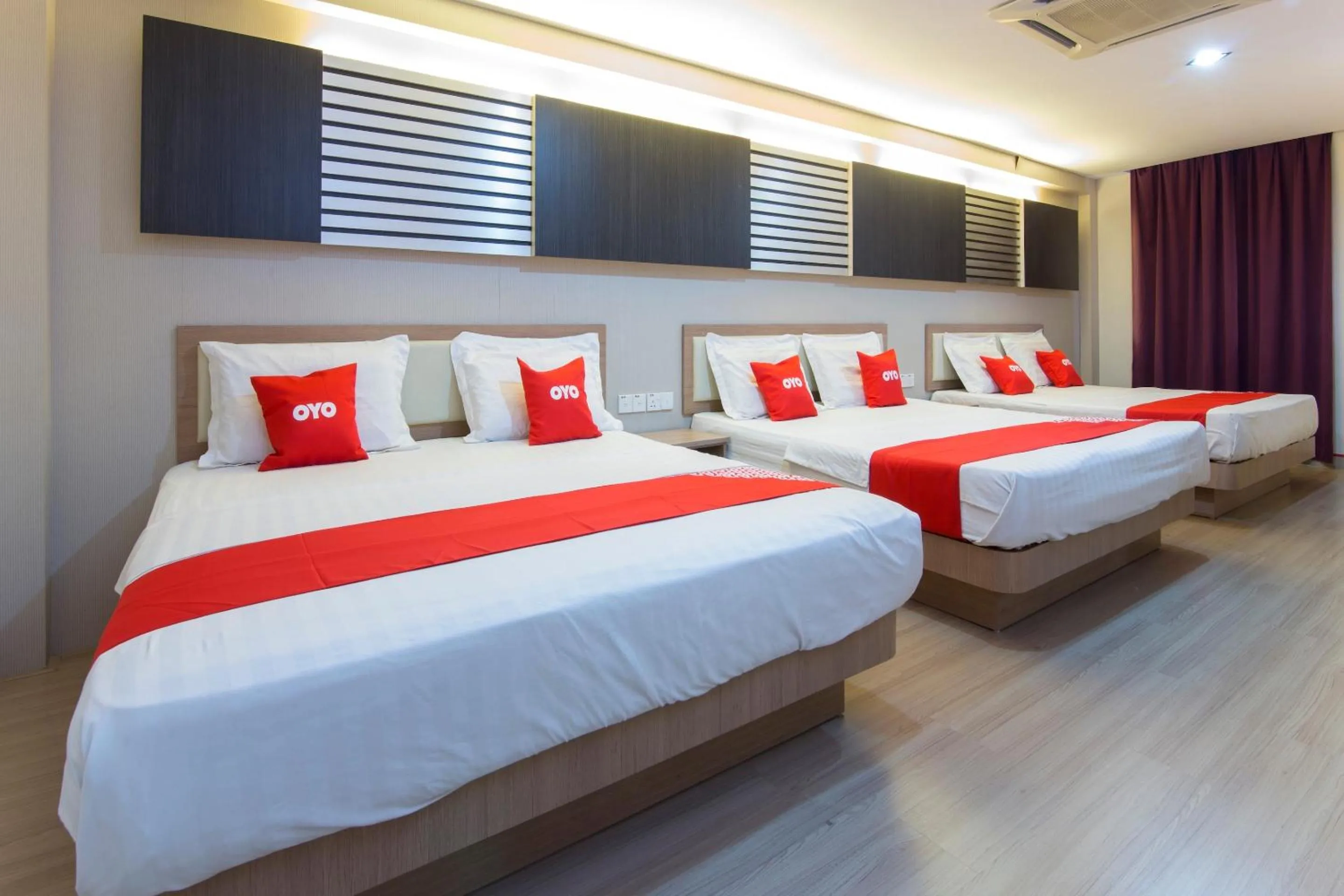 Bedroom, Bed in Valley View Hotel