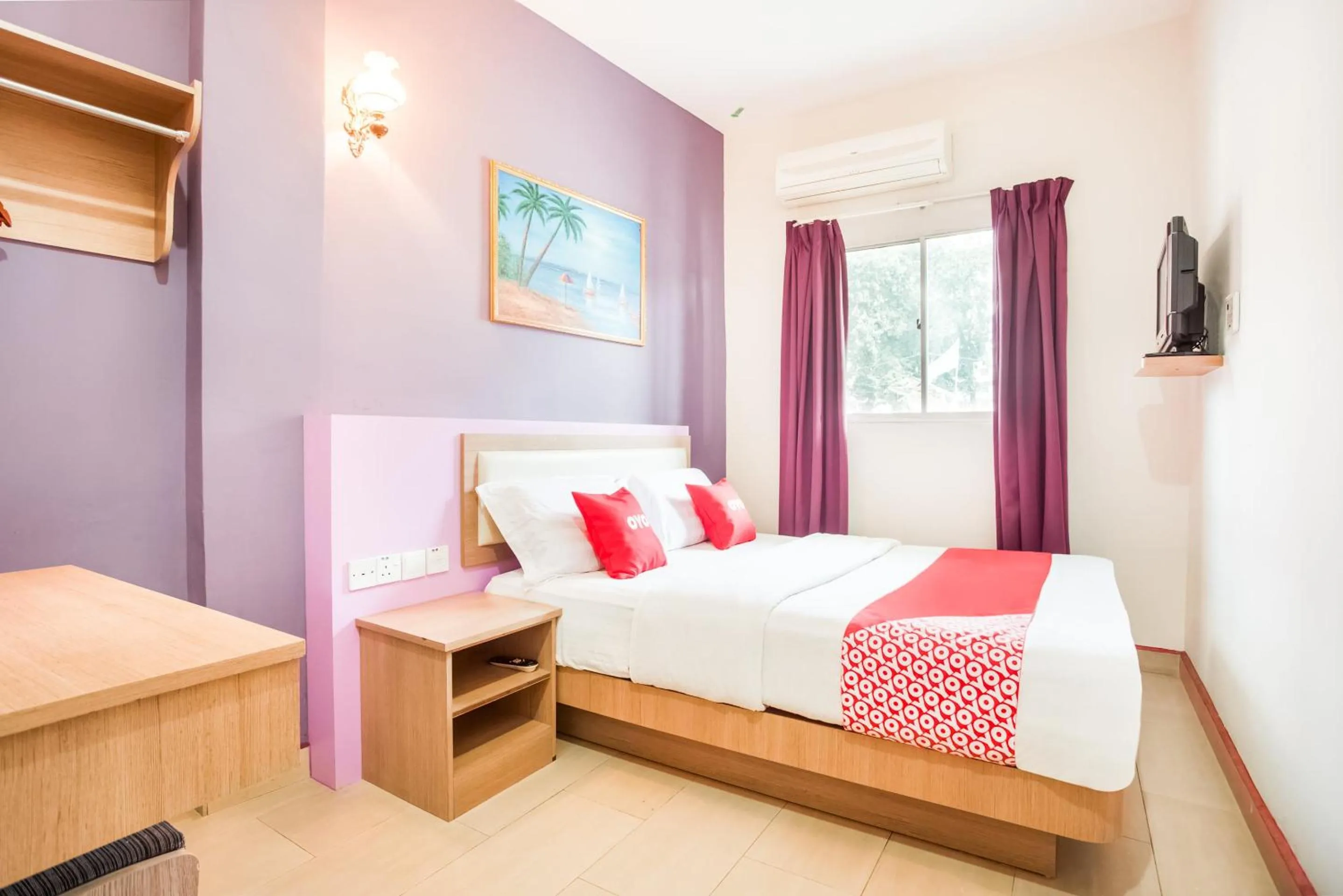 Bedroom, Bed in Valley View Hotel