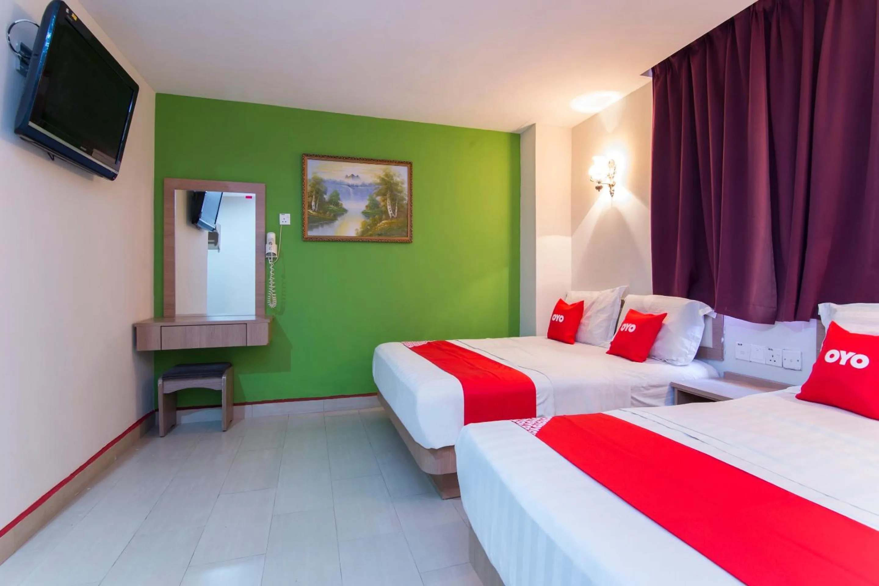 Bedroom, Bed in Valley View Hotel