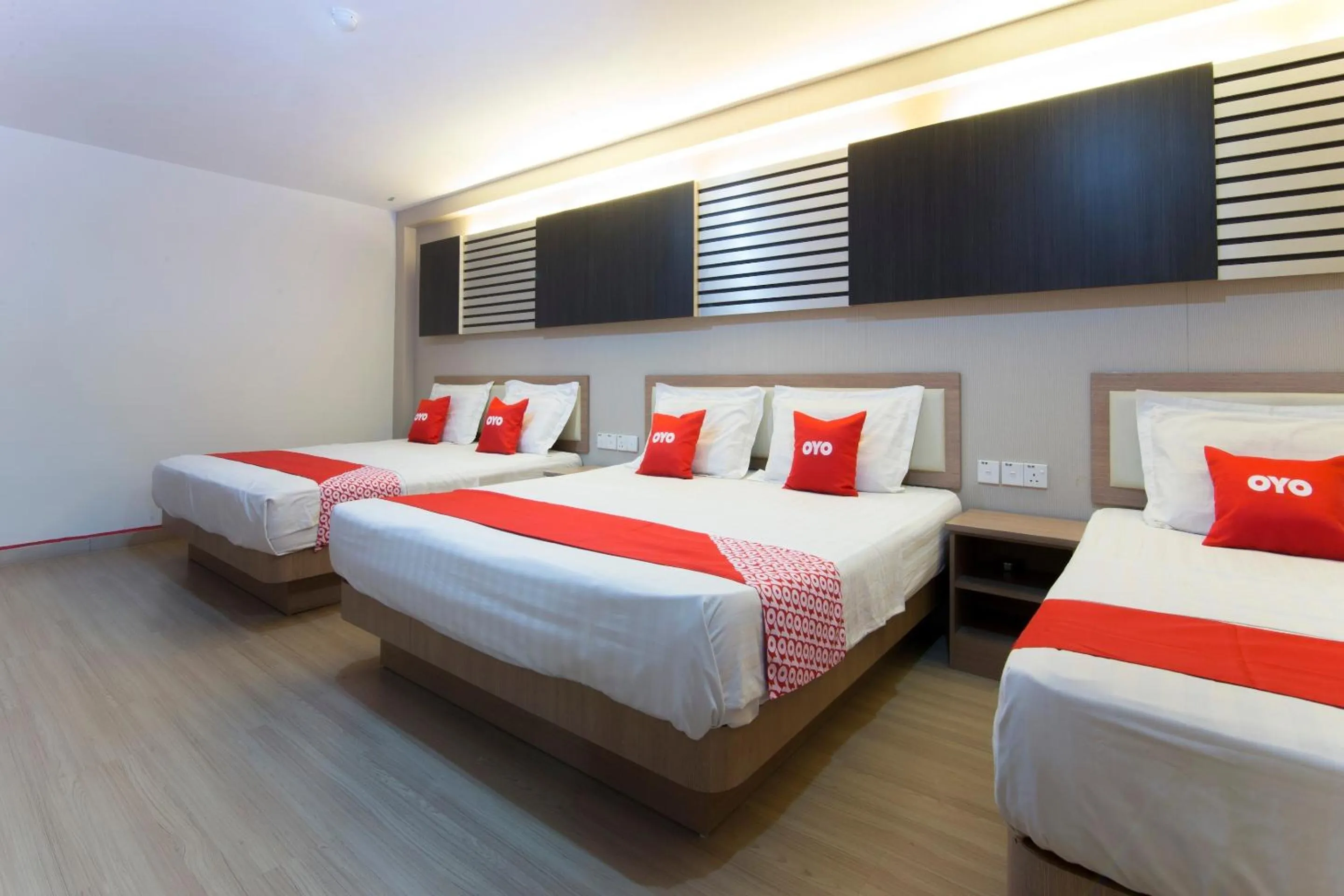 Bedroom, Bed in Valley View Hotel