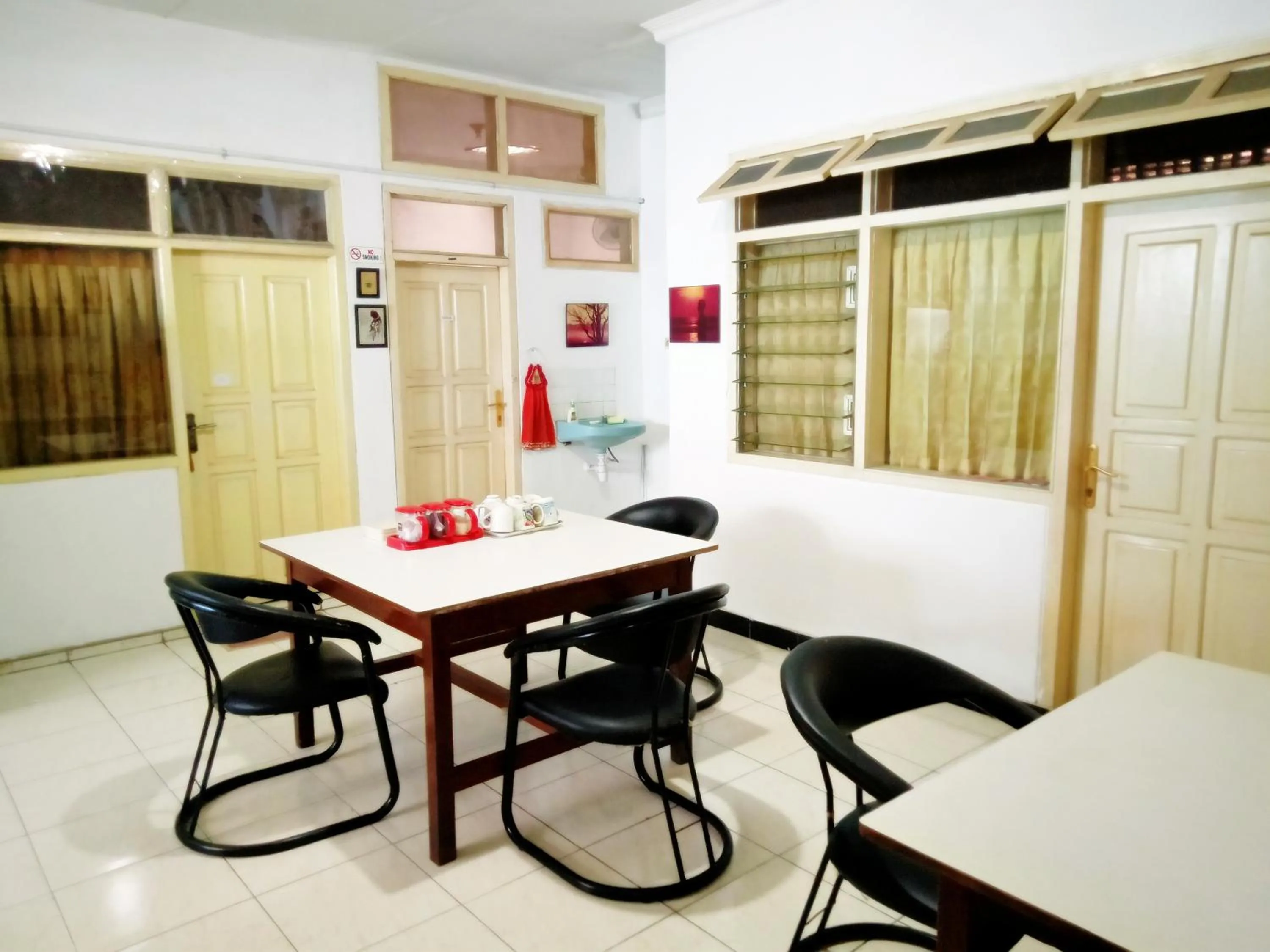 Dining area in Moshi Moshi