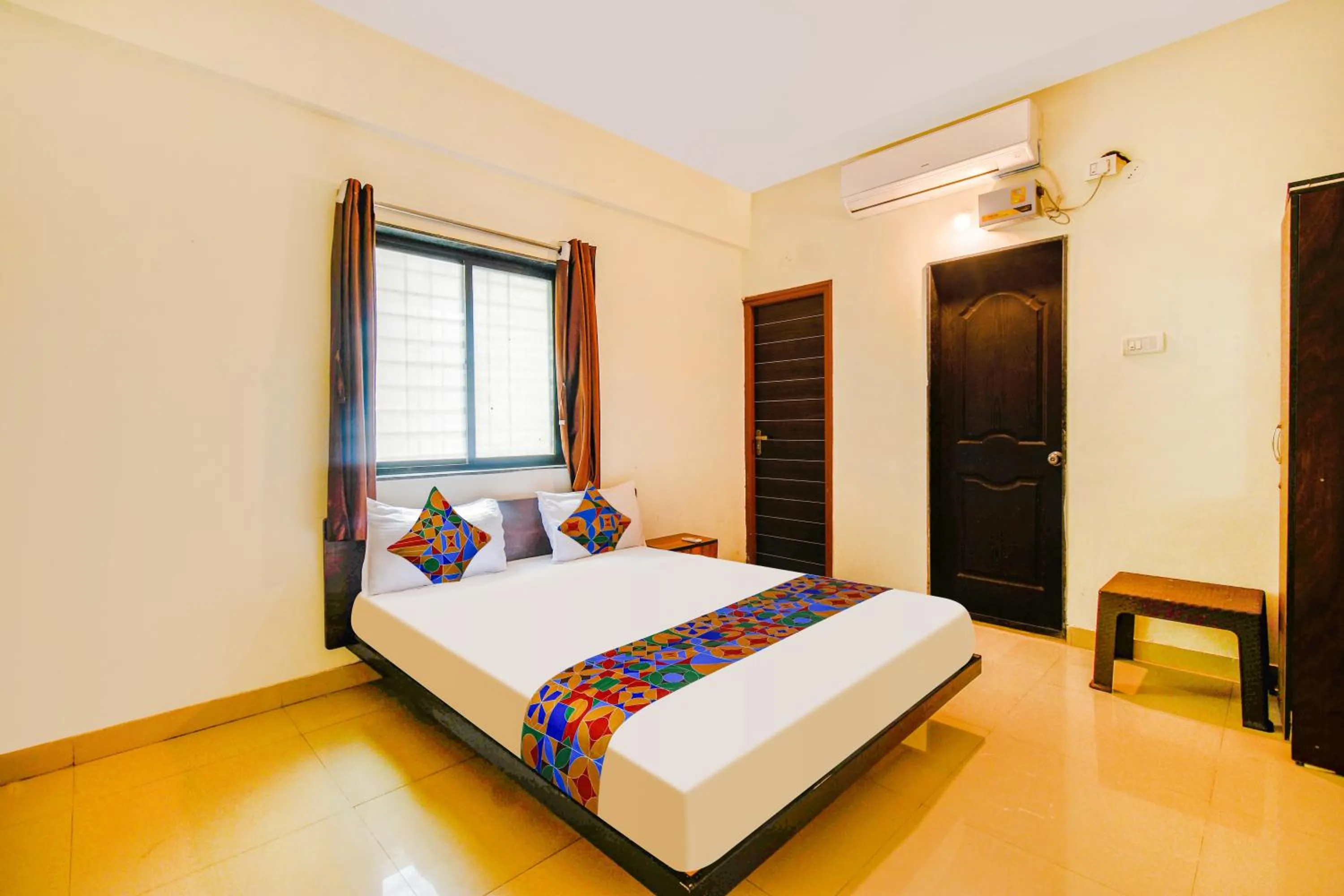 Deluxe Room - single occupancy in FabExpress SRH - Nr Butterfly Park - Hinjawadi