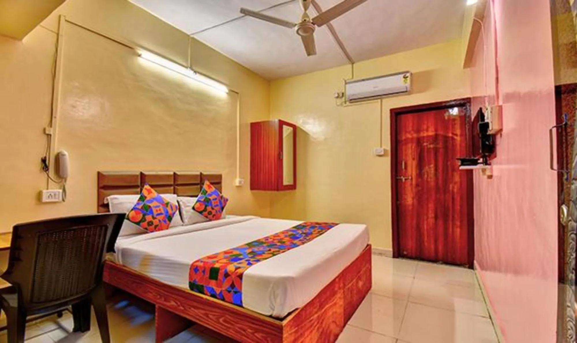 Bed in FabHotel SRH