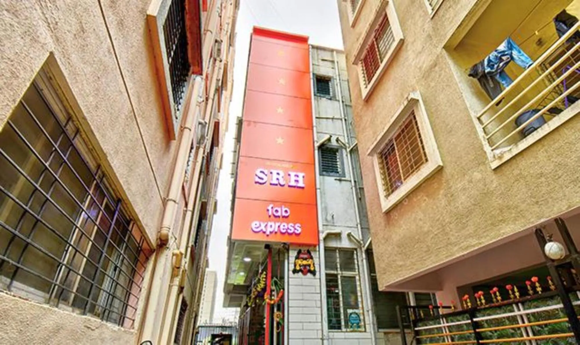 Property building in FabHotel SRH
