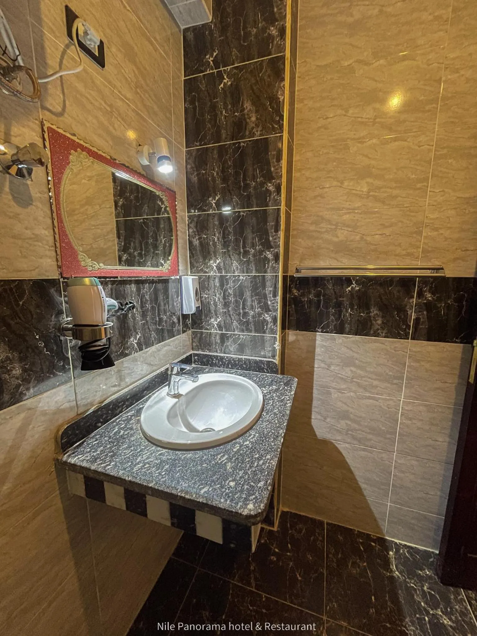 Bathroom in Nile Panorama Hotel & Restaurant